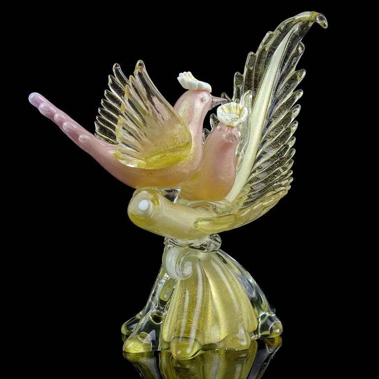 Alfredo Barbini Murano Pink Gold Leaf Italian Art Glass Courting Birds Sculpture In Good Condition For Sale In Kissimmee, FL