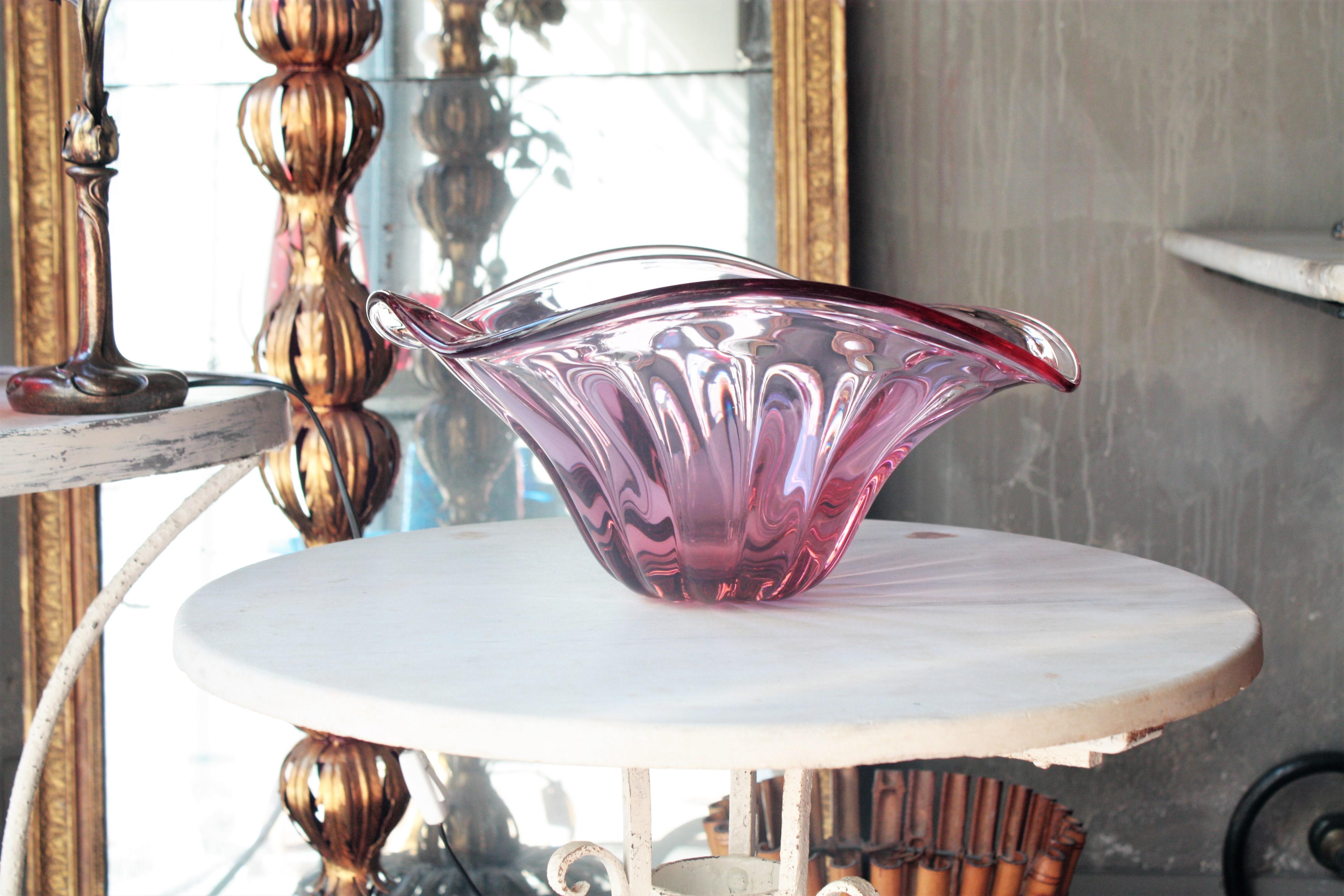 Mid-Century Modern Alfredo Barbini Murano Pink Sommerso Ribbed Glass Centerpiece Bowl, 1950s For Sale