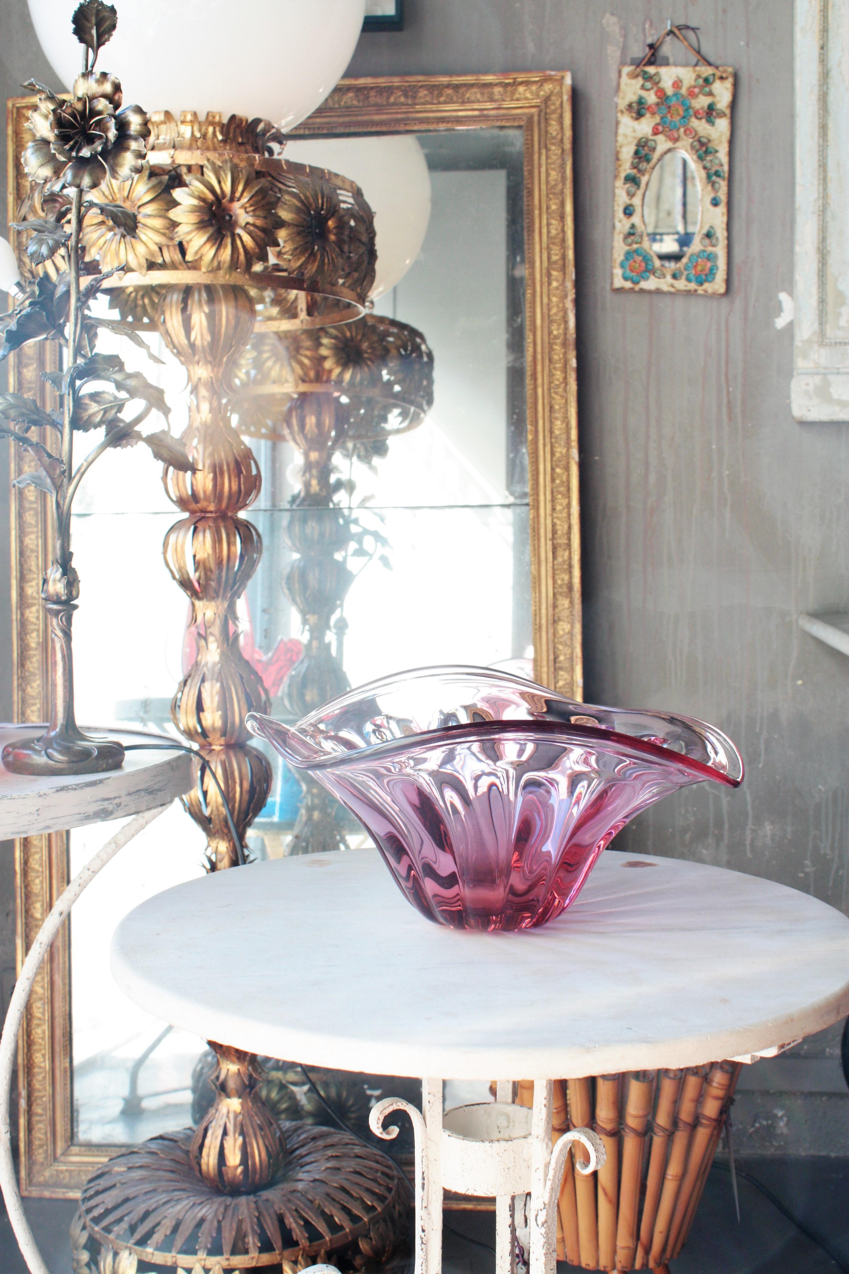 Fait main Alfredo Barbini Murano Pink Sommerso Ribbed Glass Centerpiece Bowl, années 1950 en vente