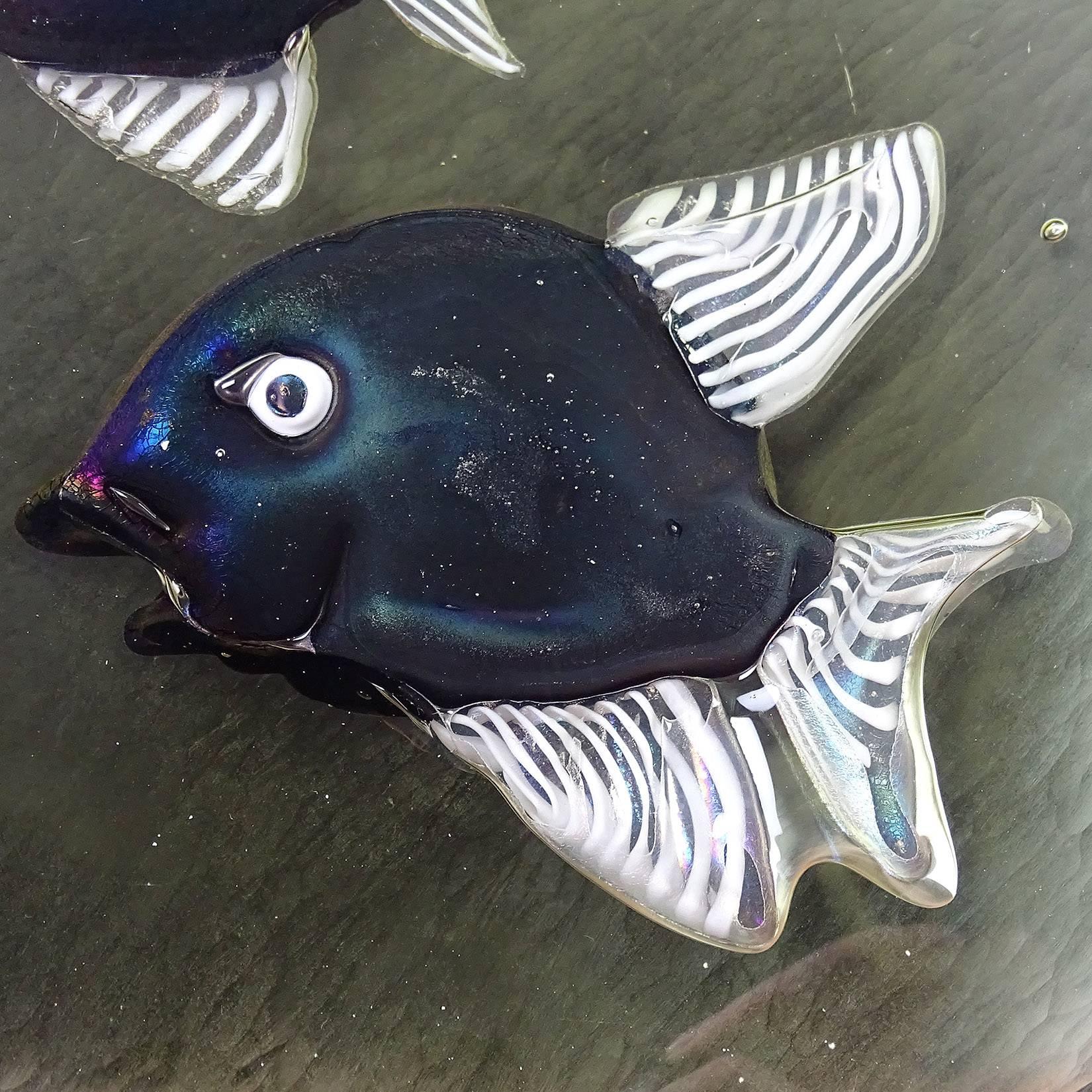 Mid-Century Modern Alfredo Barbini Murano Signed Iridescent Fish Italian Art Glass Display Bowl For Sale