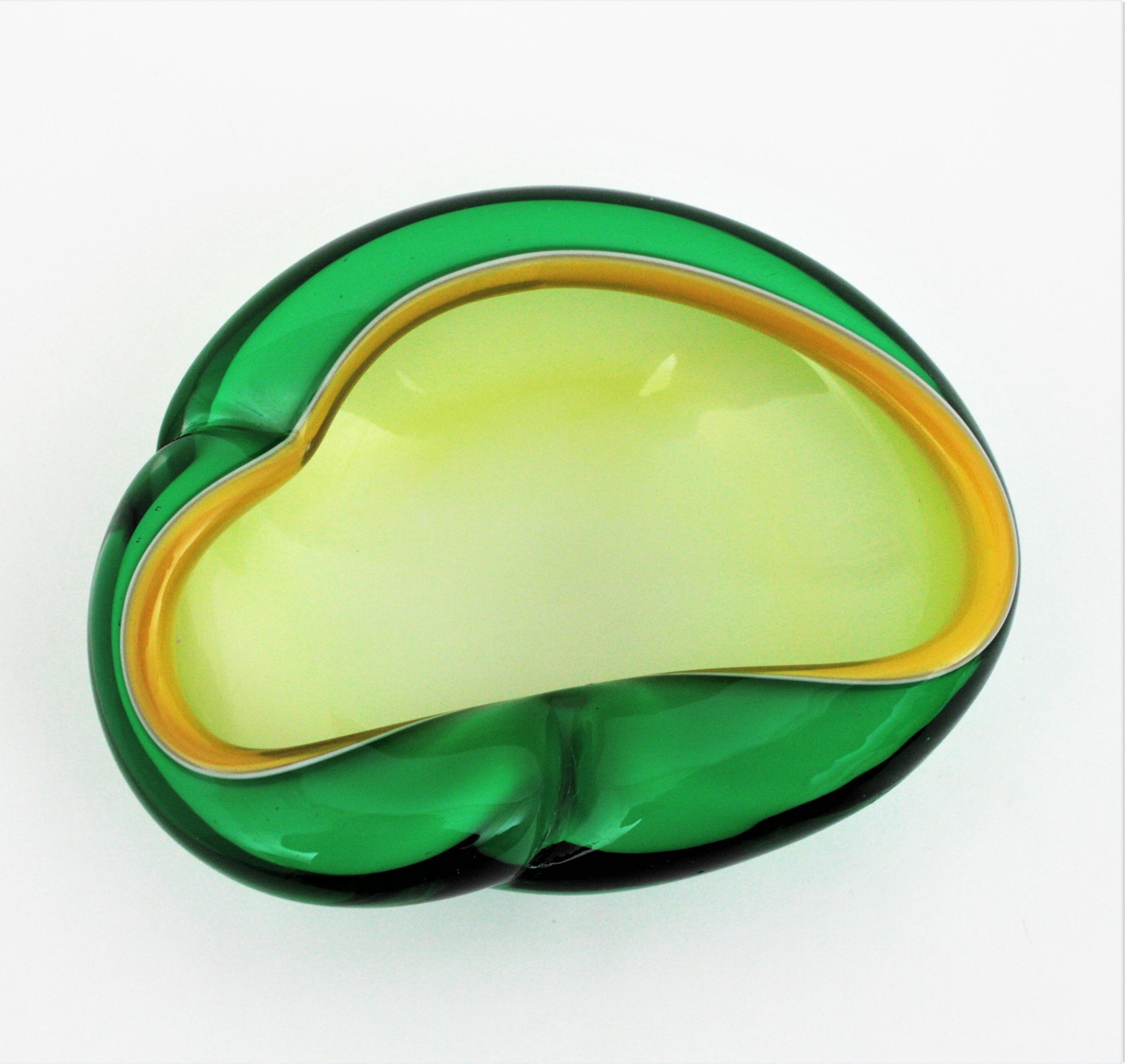Alfredo Barbini Murano Sommerso Green Yellow White Art Glass Bowl For Sale 5