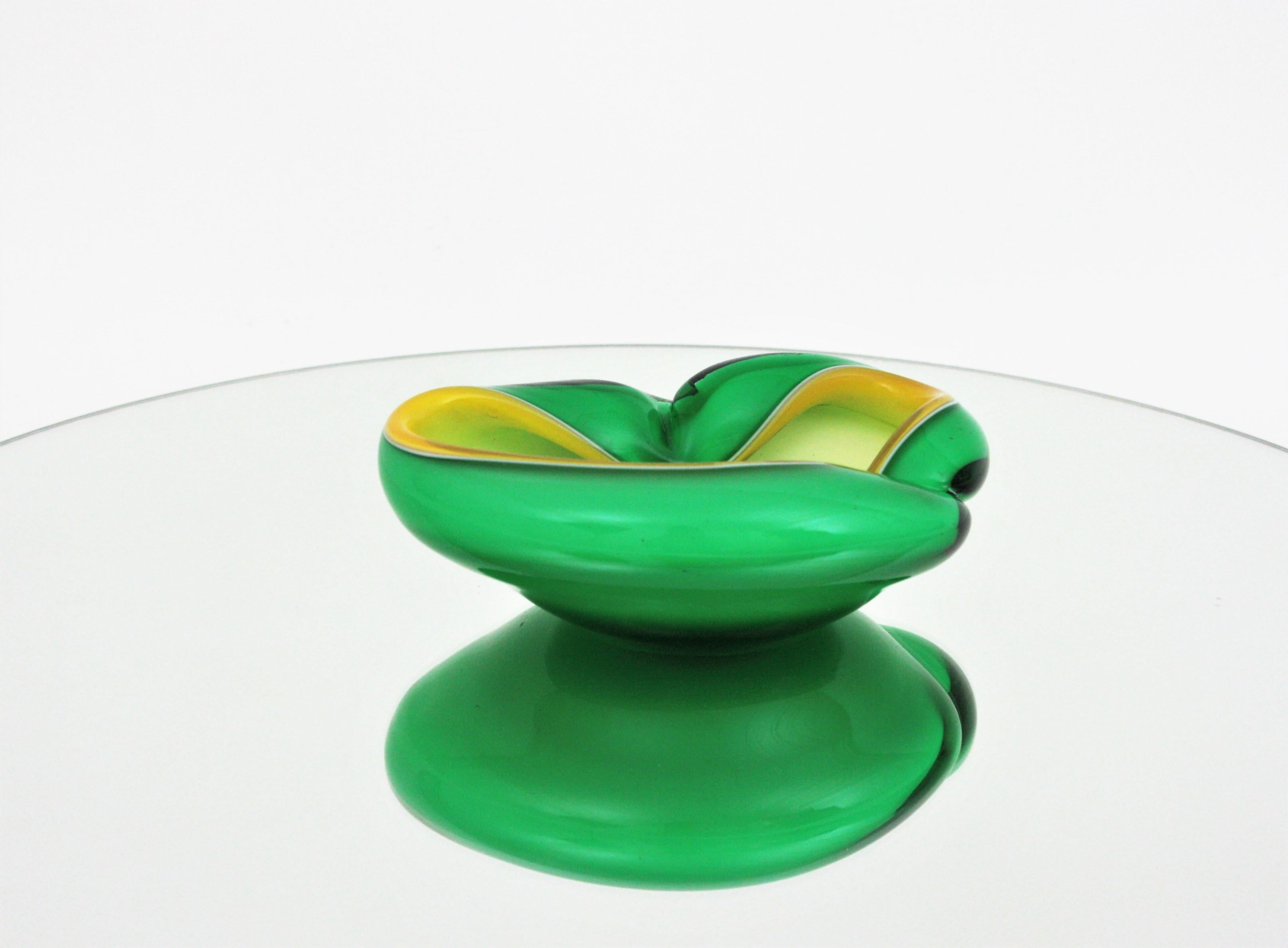 Alfredo Barbini Murano Biomorphic Sommerso Green Yellow White Art Glass Bowl For Sale 6