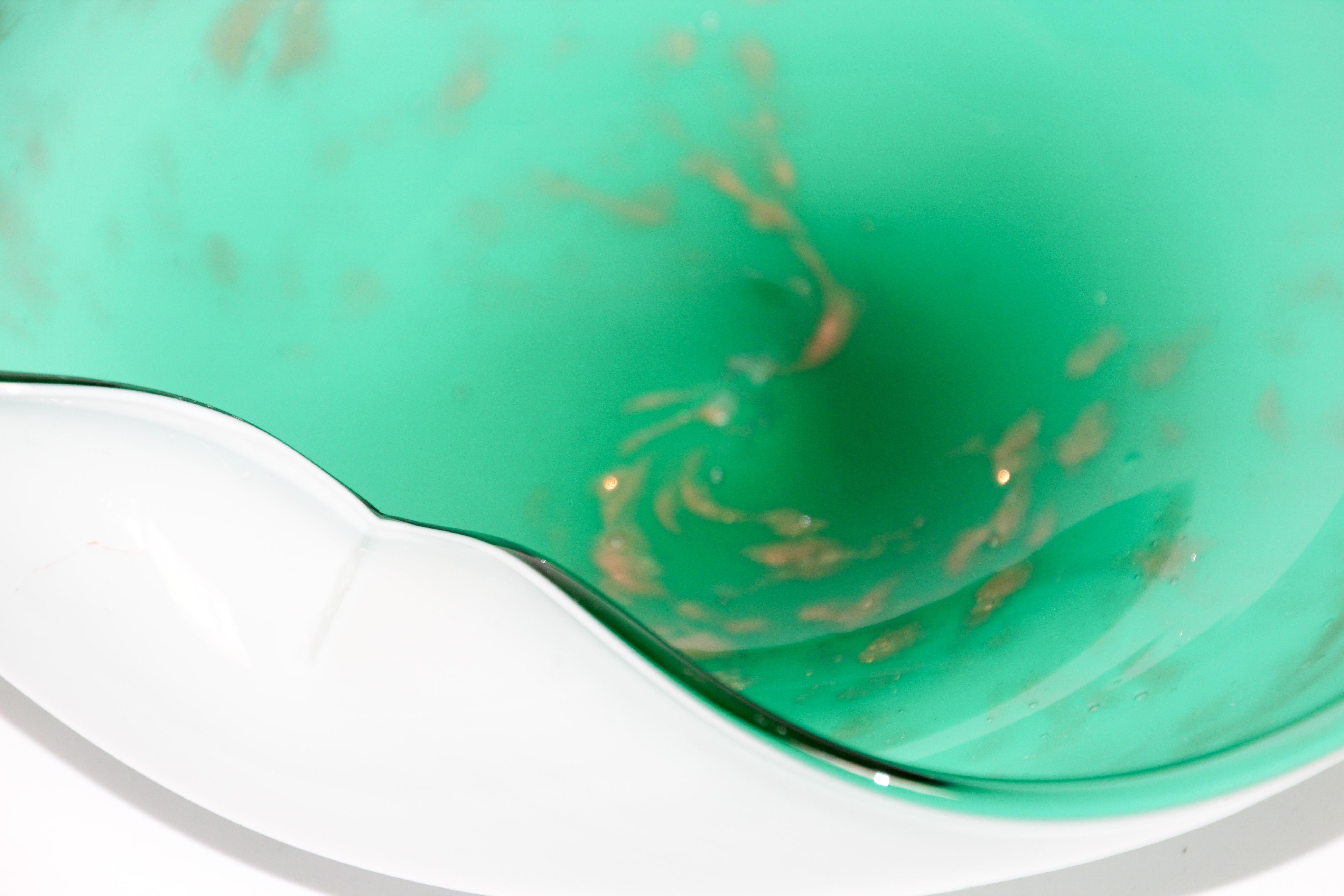 Mid-Century Modern Alfredo Barbini Murano Venetian Hand Blown Art Glass Green Ashtray