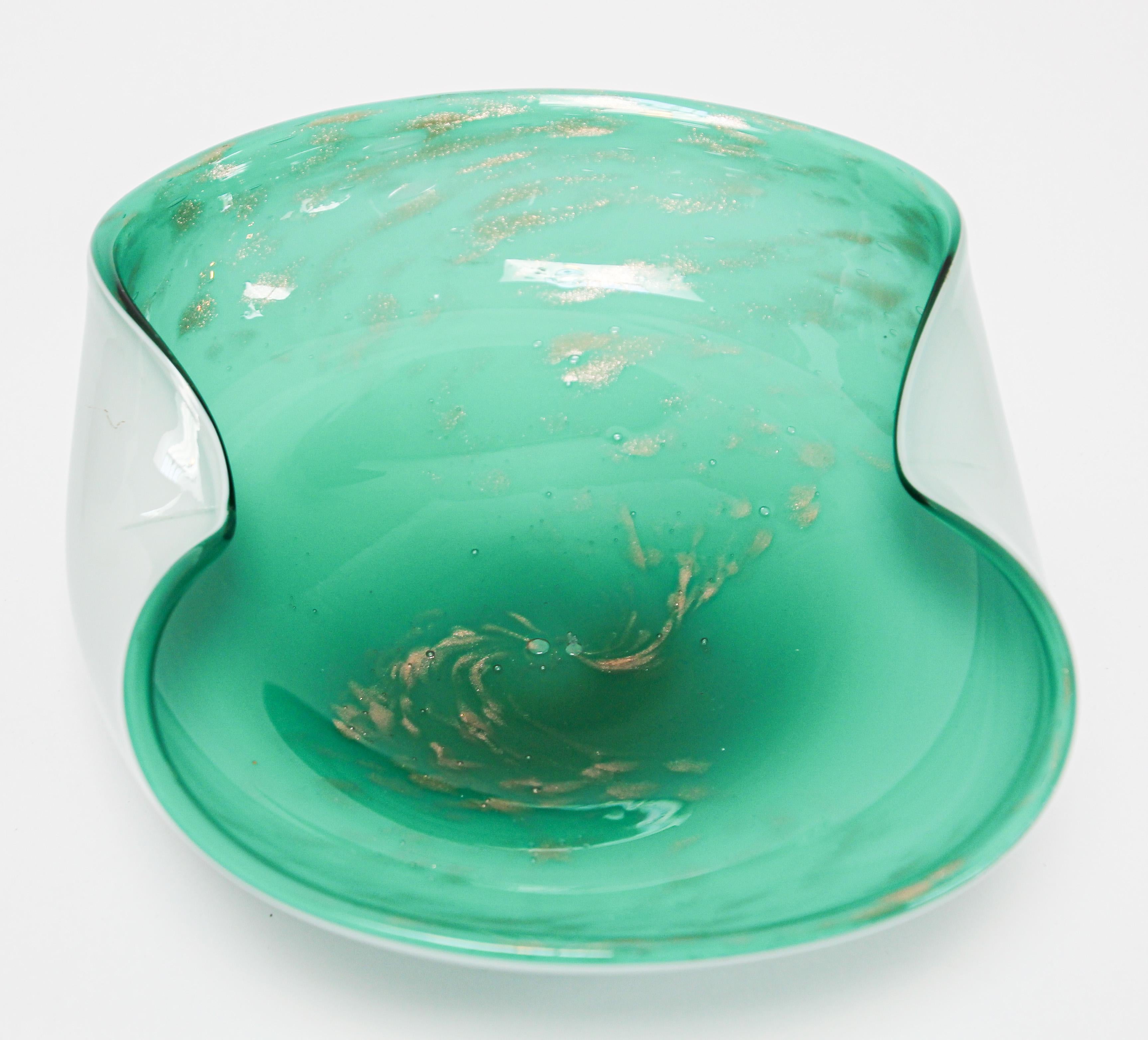 Italian Alfredo Barbini Murano Venetian Hand Blown Art Glass Green Ashtray