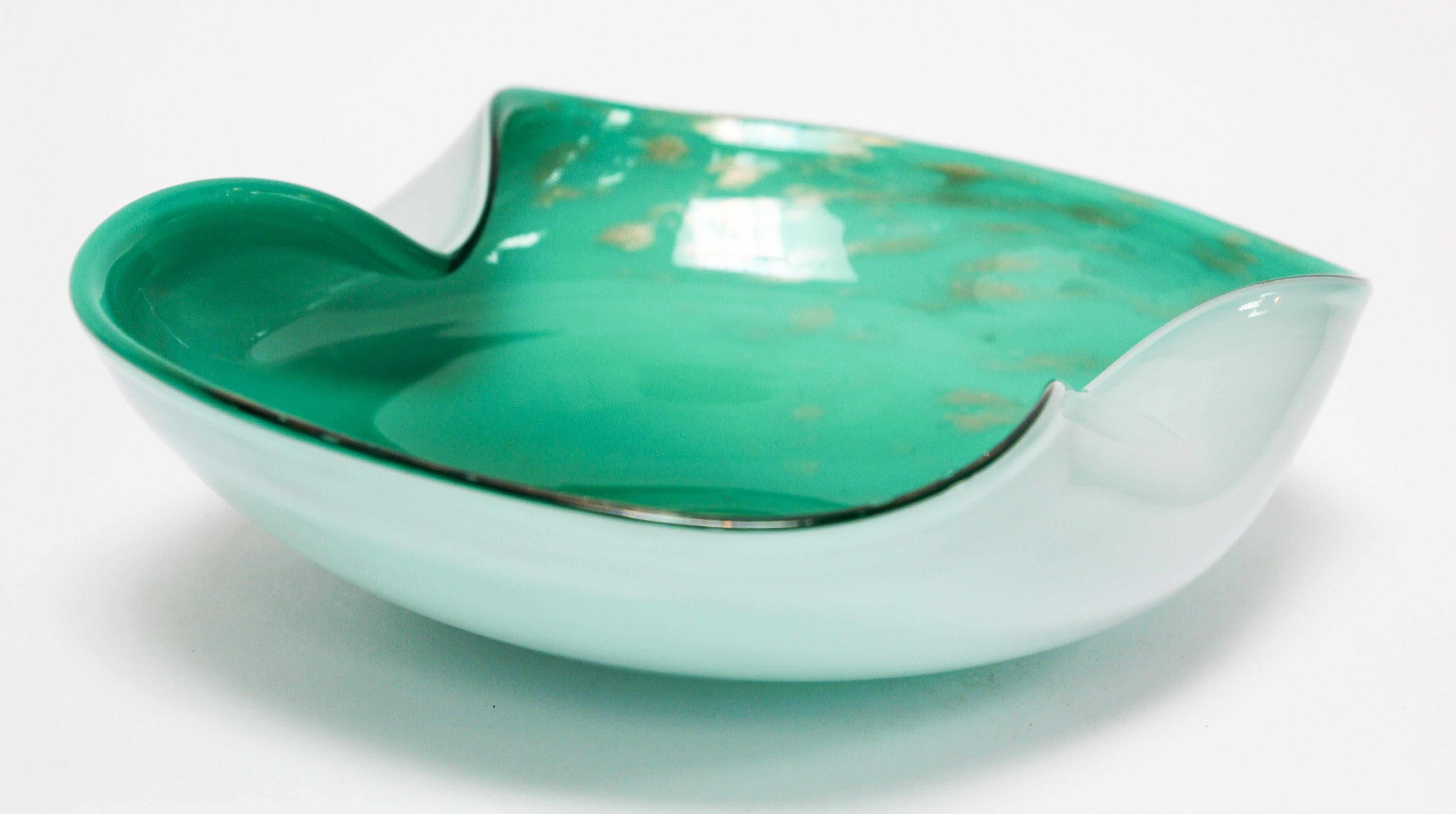 Alfredo Barbini Murano Venetian Hand Blown Art Glass Green Ashtray In Good Condition In Moreno Valley, CA