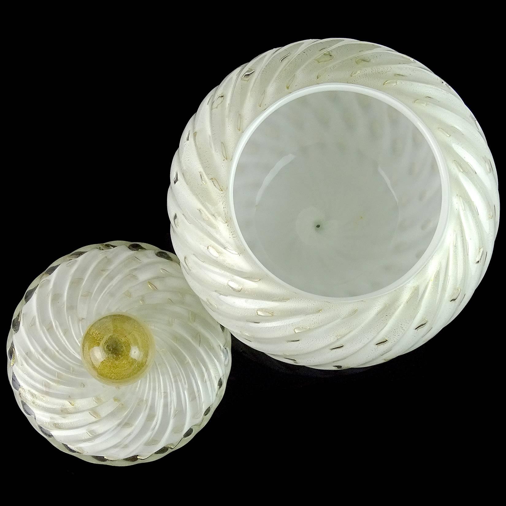 Hand-Crafted Alfredo Barbini Murano White Bubbles Gold Flecks Italian Art Glass Cookie Jar
