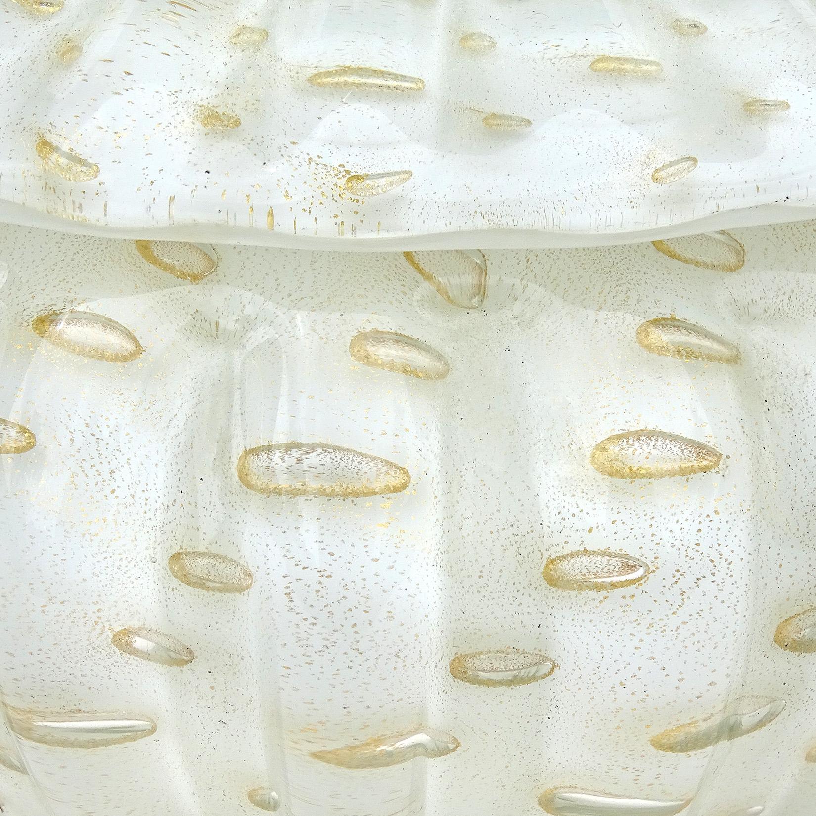 Hand-Crafted Alfredo Barbini Murano White Gold Leaf Top Italian Art Glass Vanity Powder Box