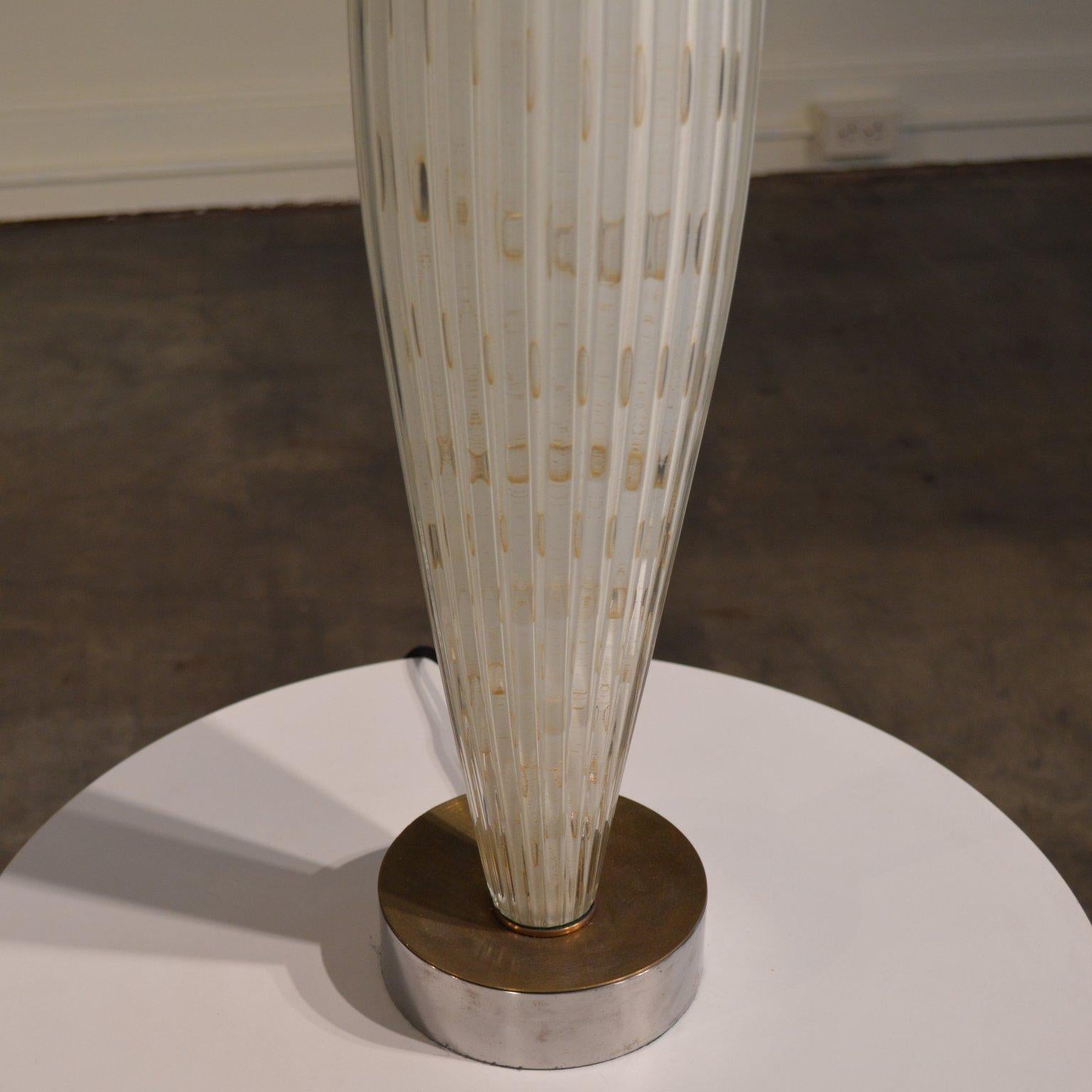 Alfredo Barbini Tall White and Gold Ribbed Murano Glass Table Lamp  In Good Condition For Sale In Portland, ME