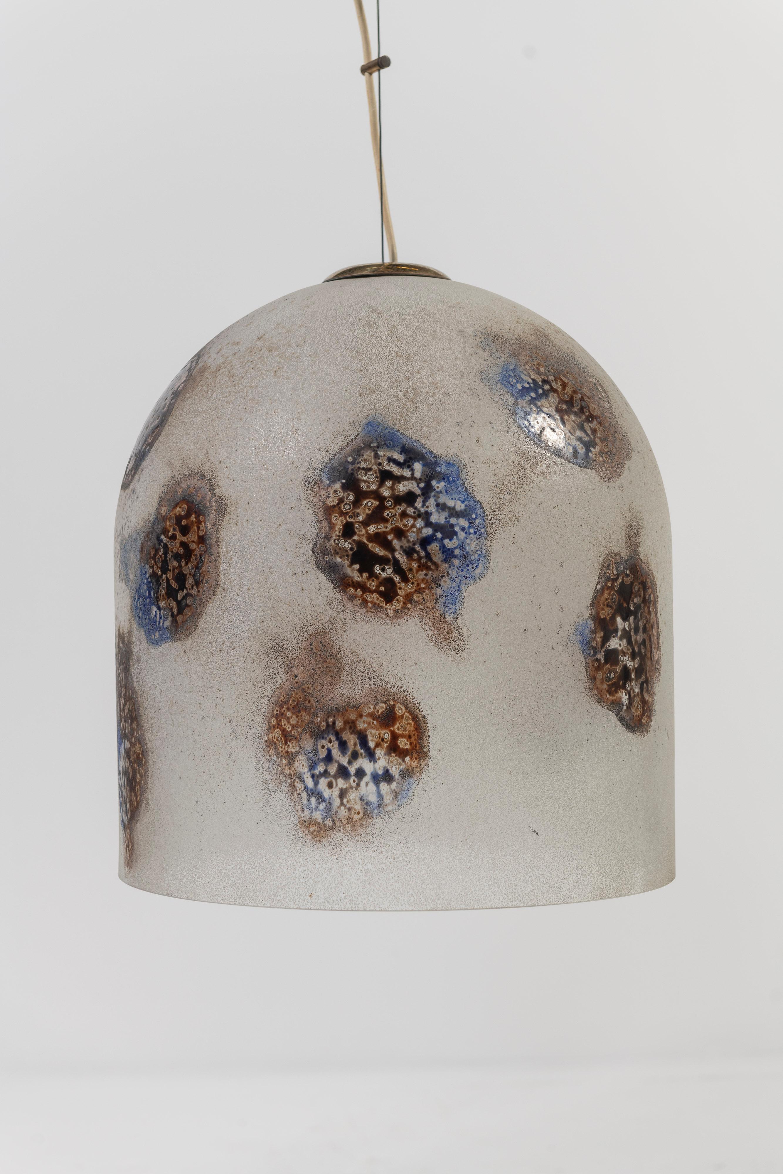 Unique Alfredo Barbini Scavo Glass Medusa Murano Pendant with Brass Canopy For Sale 1