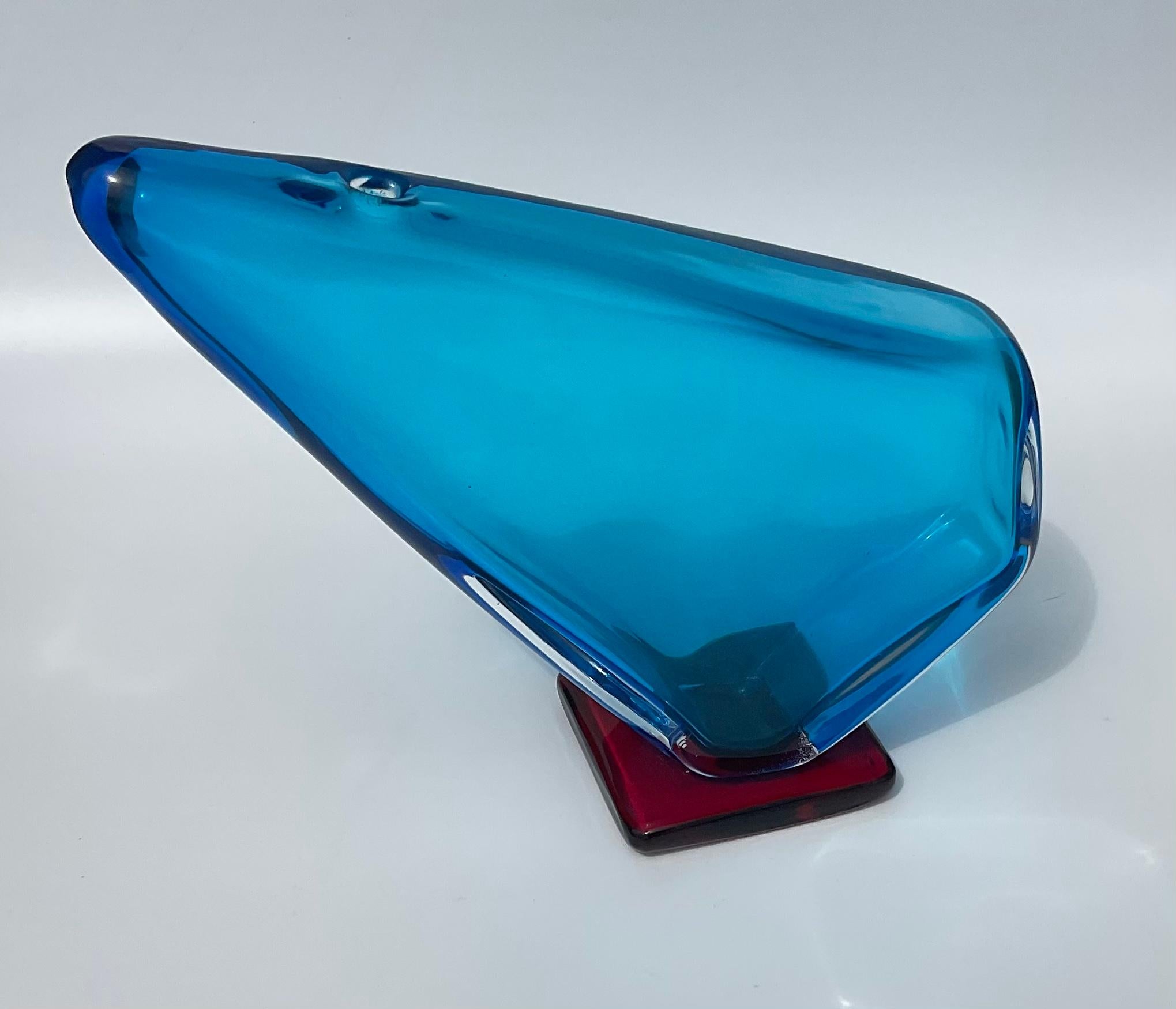 Mid-Century Modern Alfredo Barbini Signed Triangular Blue Murano Glass Vase with Irridized Surface For Sale