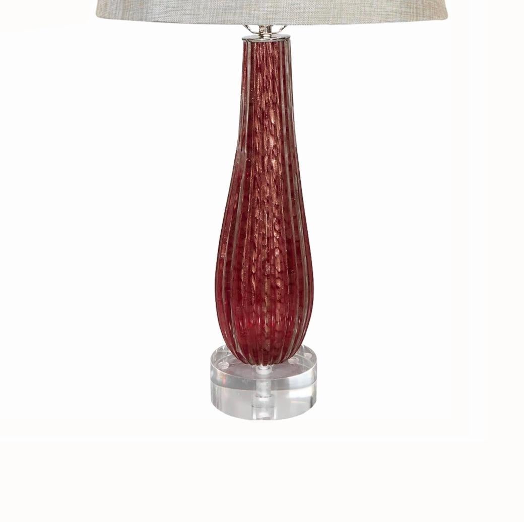 Hand-Crafted Alfredo Barbini Style Red Murano Glass Lamp with Gold Leaf Inclusions 1950s For Sale