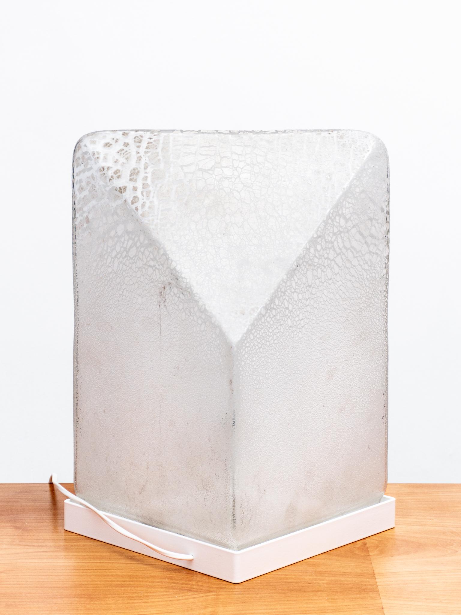 Lampe de bureau Alfredo Barbini en verre de Murano soufflé à la main au design géométrique Scavo en vente 4