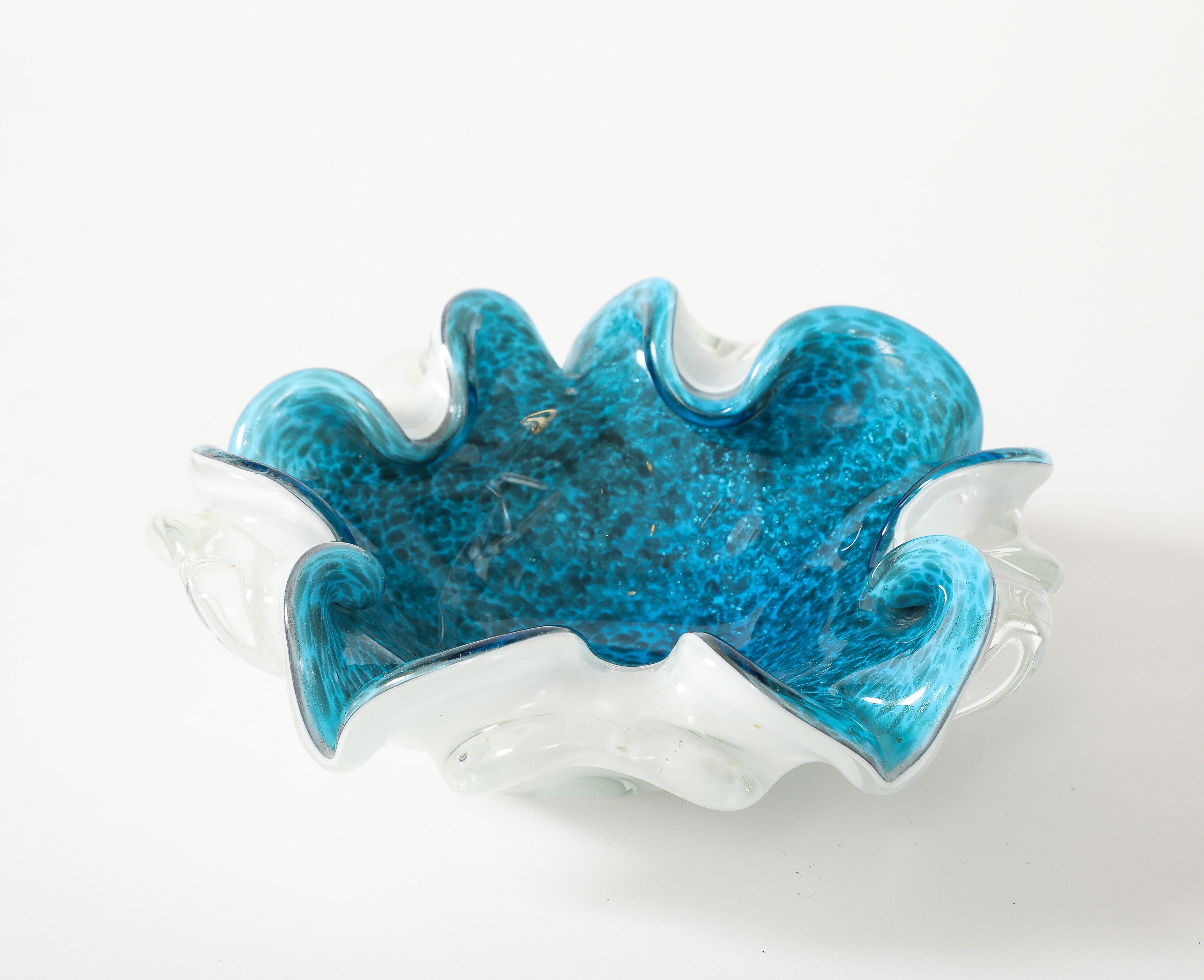 Hand-Crafted Alfredo Barbini Turquoise Lettuce Edge Vide Poche For Sale