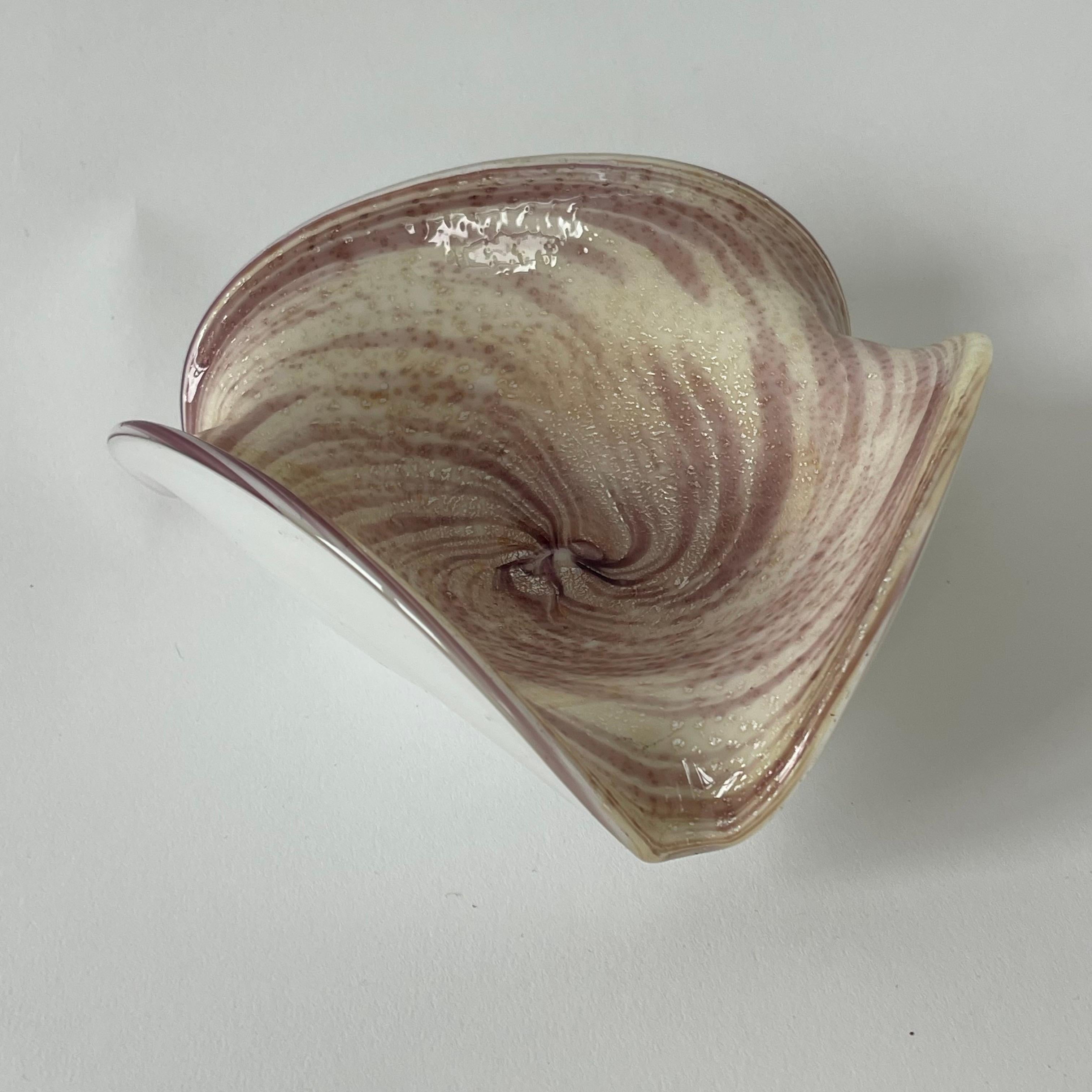 Mid-Century Modern Alfredo Barbini Violet and Gold Murano Glass Dish Bowl or Ashtray, Italy, 1960s For Sale