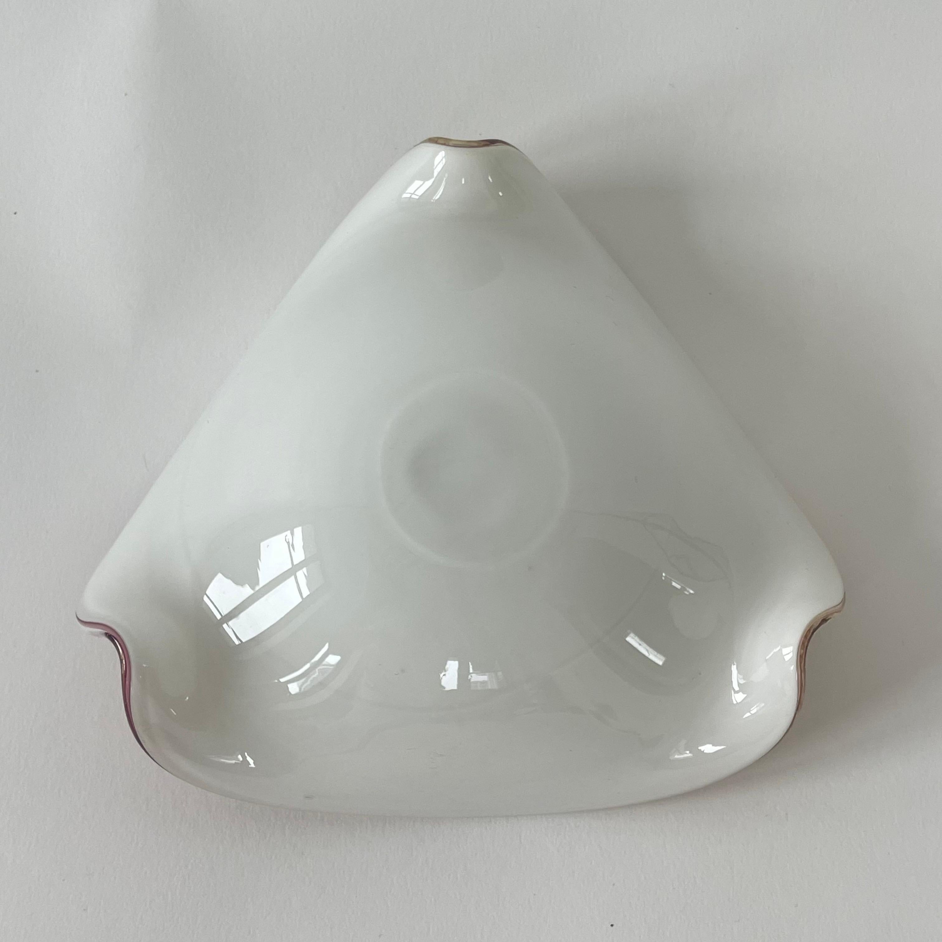 Alfredo Barbini Violet and Gold Murano Glass Dish Bowl or Ashtray, Italy, 1960s For Sale 1