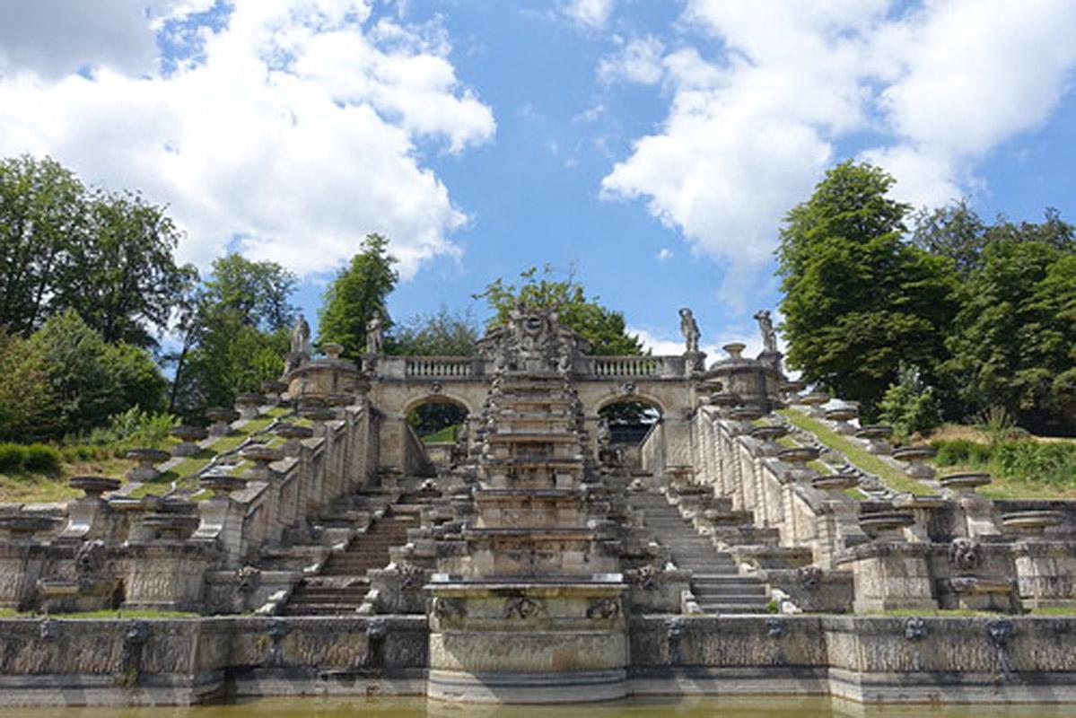 La Grande Cascade de Saint Cloud For Sale 2