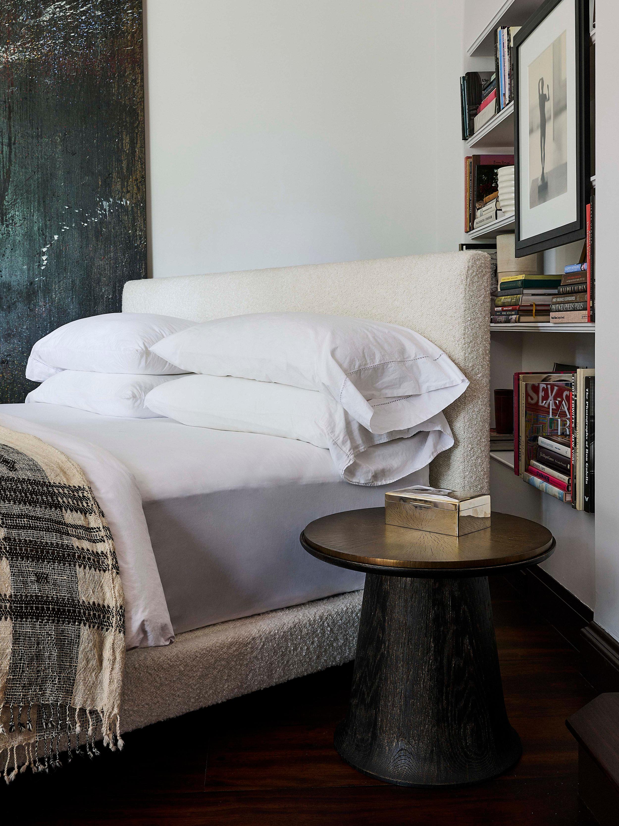 Alfredo Paredes Obispo Bed - King In New Condition For Sale In New York, NY