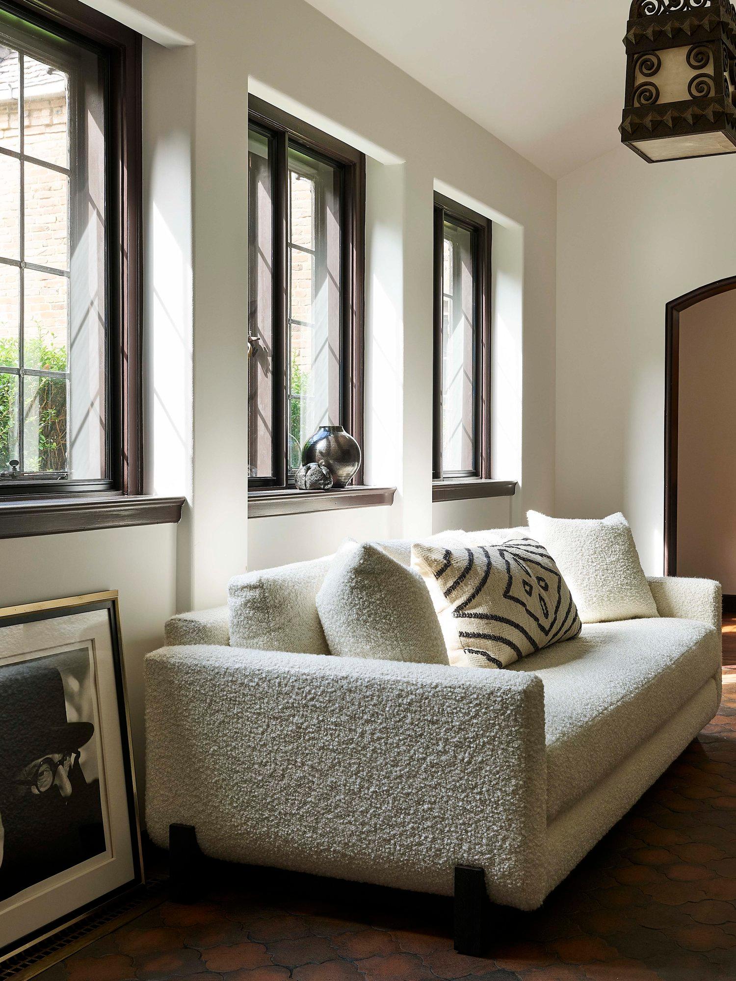 Alfredo Paredes Obispo Sofa In New Condition For Sale In New York, NY