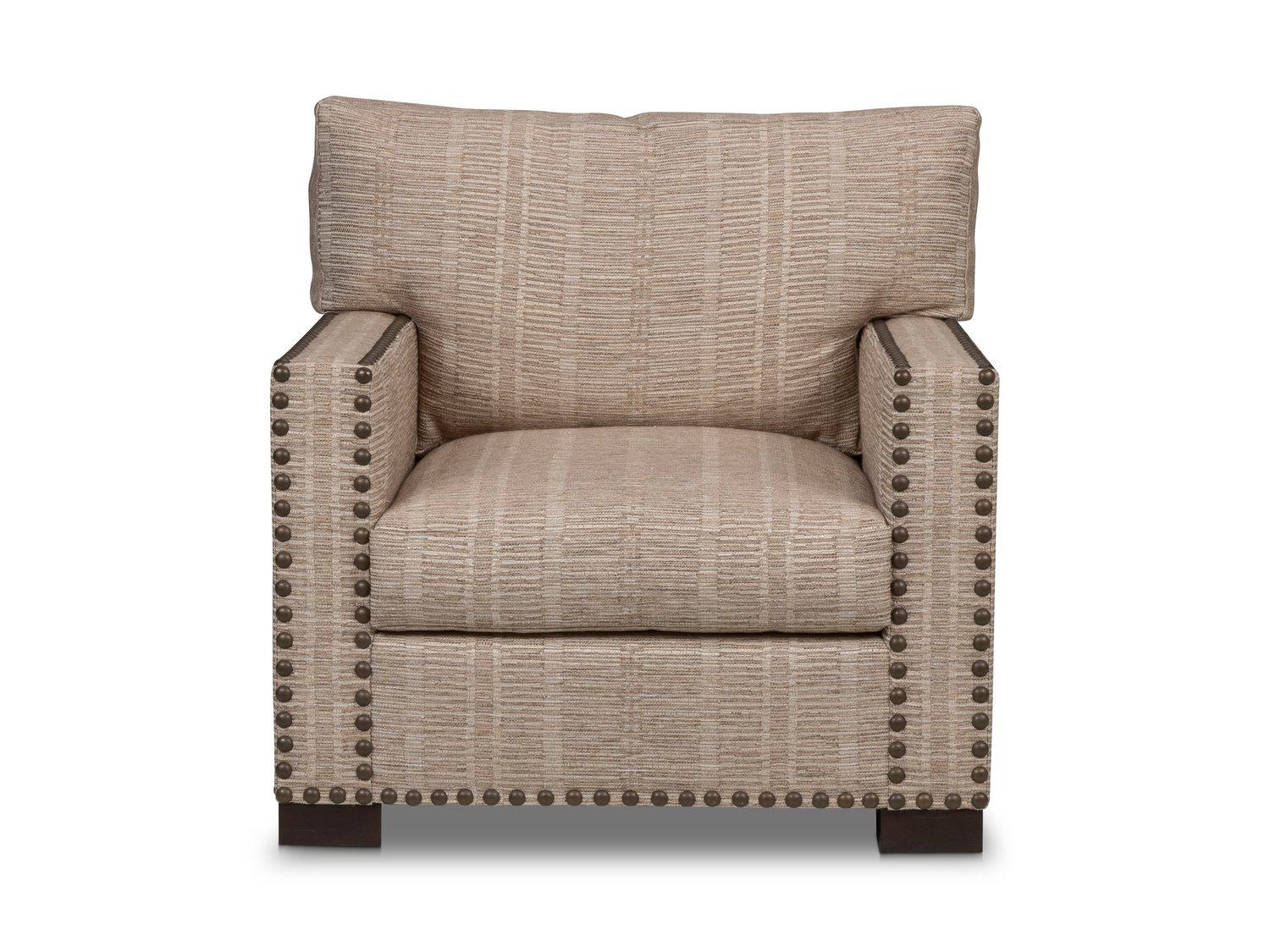 Con una scala audace e confortevole, con semplici braccioli dritti e moderni piedini a blocco, questa sedia si adatta a qualsiasi ambiente.

- Sedile a molle Vintage By
- 25/75 Schiena
- Gambe in Oak
- Opzioni di rifinitura delle unghie
- Standard