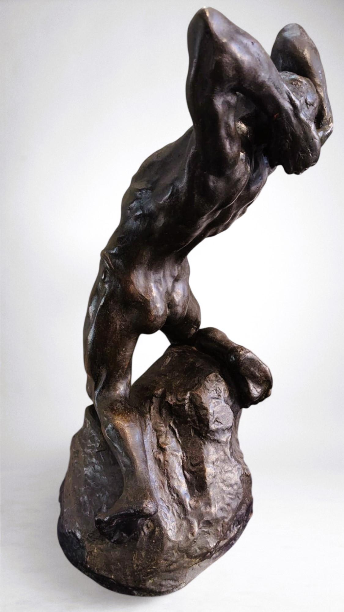 Extreme Effort - Powerful Bronze Sculpture by Alfredo Pina (1883-1966) For Sale 4