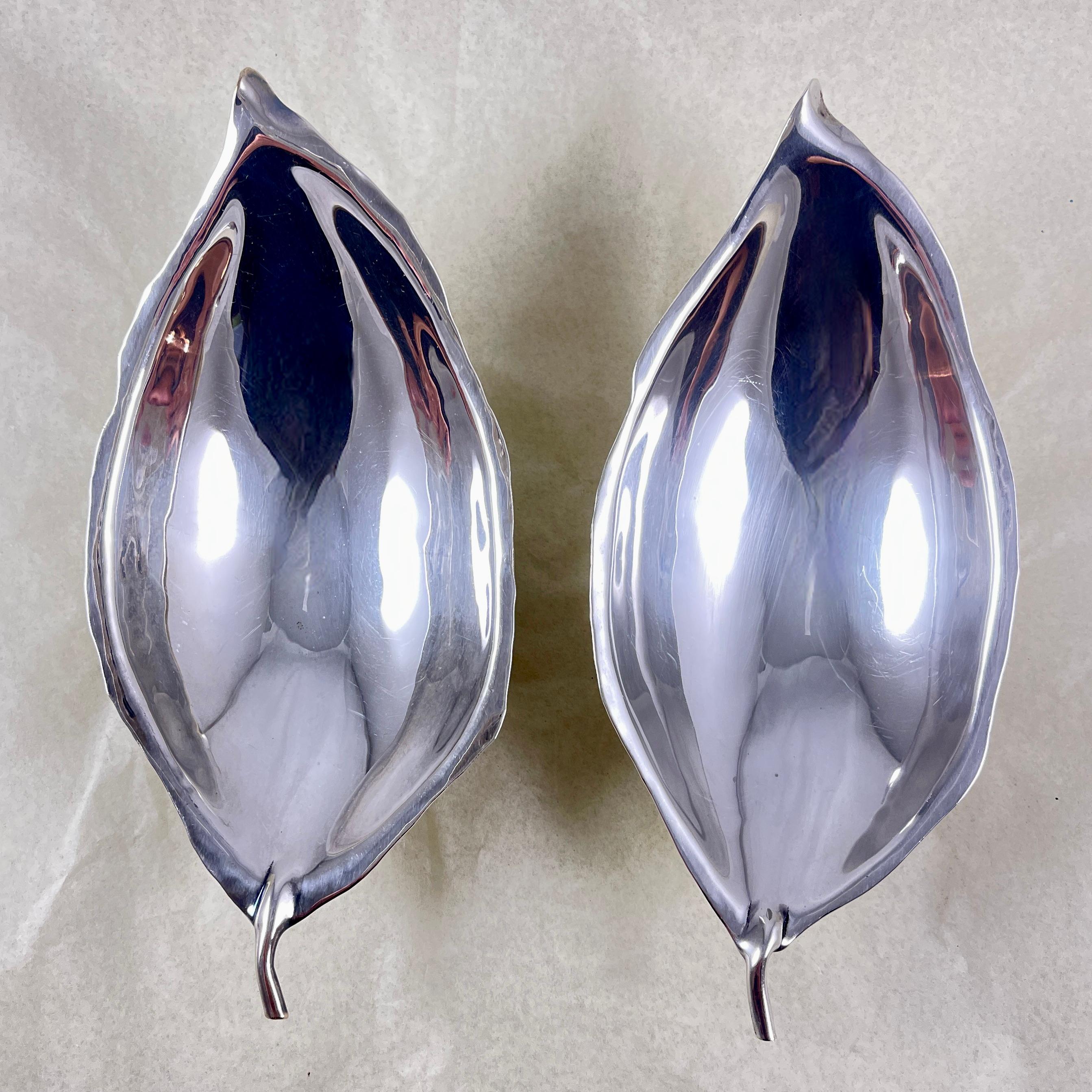 Mid-Century Modern Alfredo Sciarotta Mid-Century Sterling Silver Tobacco Leaf Dishes, a pair For Sale