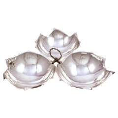 Alfredo Sciarrotta Handcrafted Sterling Silver Three-Leaf Serving Dish with Twis
