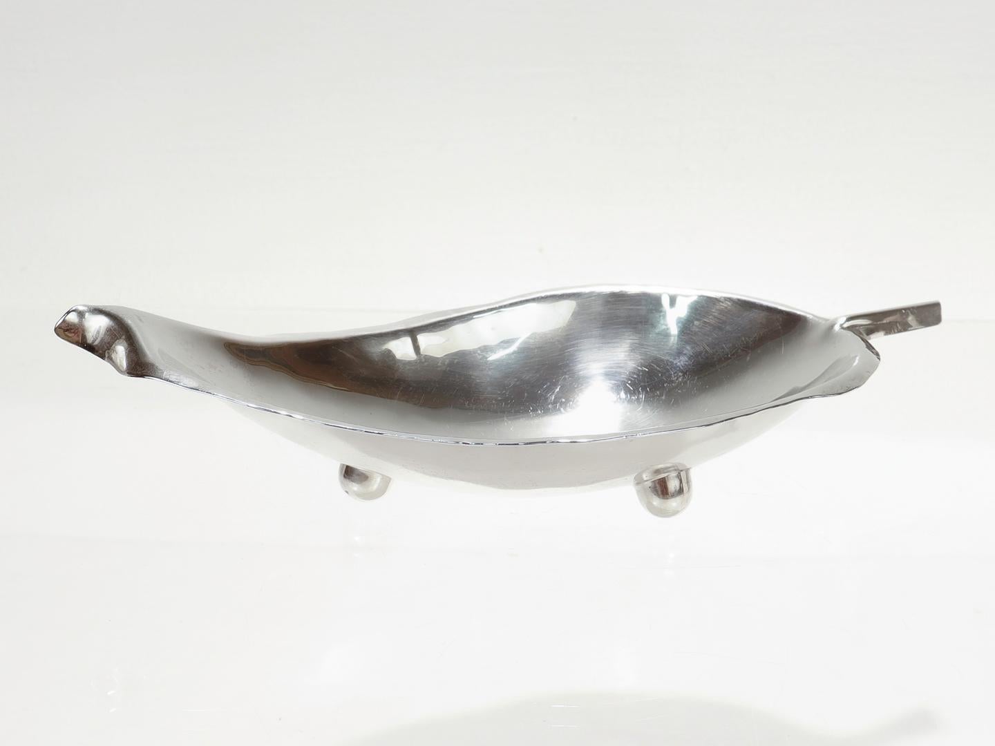 Alfredo Sciarrotta Modernist Mid-Century Handmade Sterling Silver Leaf Bowl In Good Condition For Sale In Philadelphia, PA