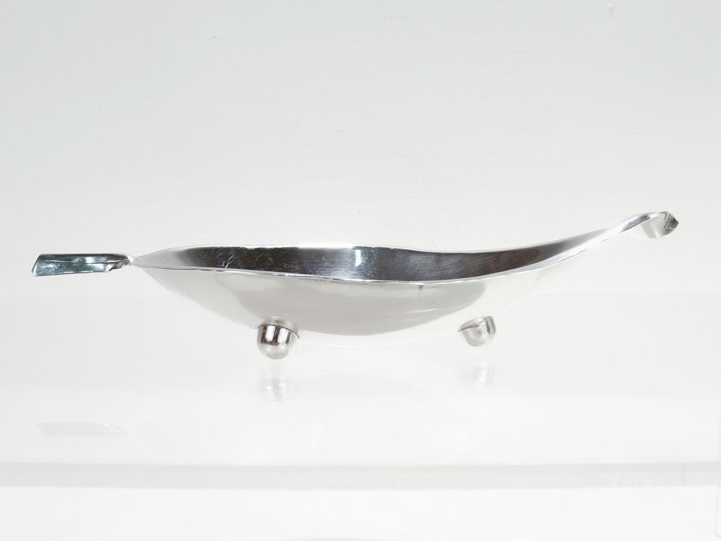Alfredo Sciarrotta Modernist Mid-Century Handmade Sterling Silver Leaf Bowl For Sale 1