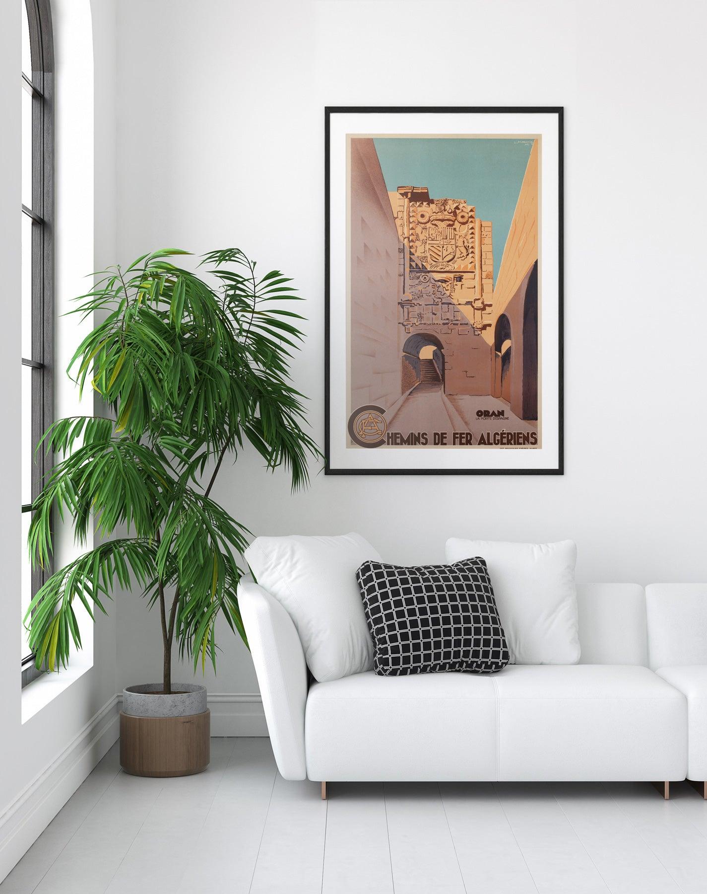 Oran war ein wichtiges multikulturelles Zentrum, ein Bindeglied zwischen arabischen und europäischen Menschen. Dieses Plakat wurde kurz vor Beginn des algerischen Unabhängigkeitskrieges Mitte der 1950er Jahre erstellt. Das von dem Künstler L. Koenig
