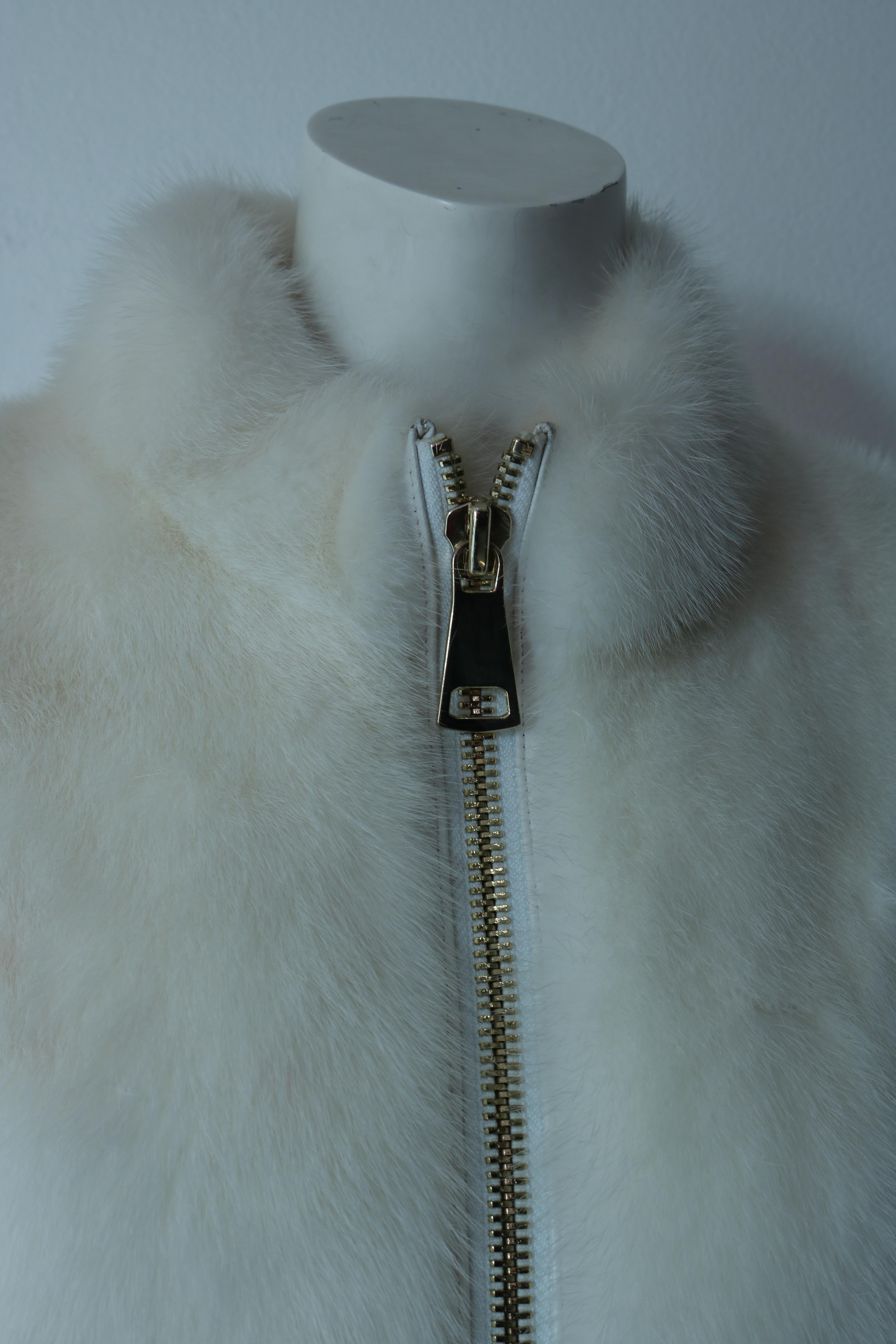 Algo Mink Fur Coat  In New Condition In Thousand Oaks, CA