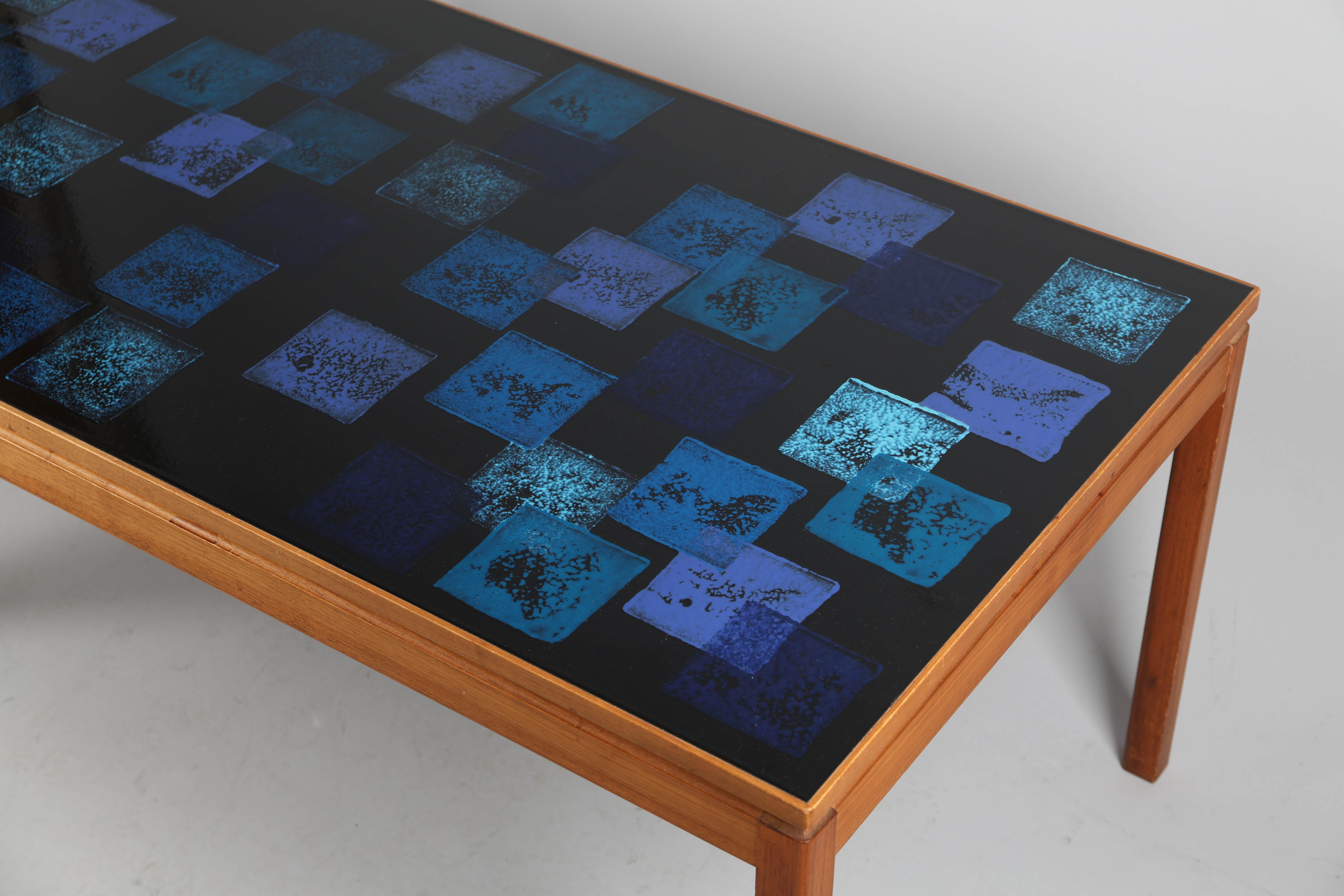 Mid-Century Modern ALGOT TÖRNEMAN Table basse avec plateau en émail par  AB Säffle Möbelfabrik Suède 196 en vente