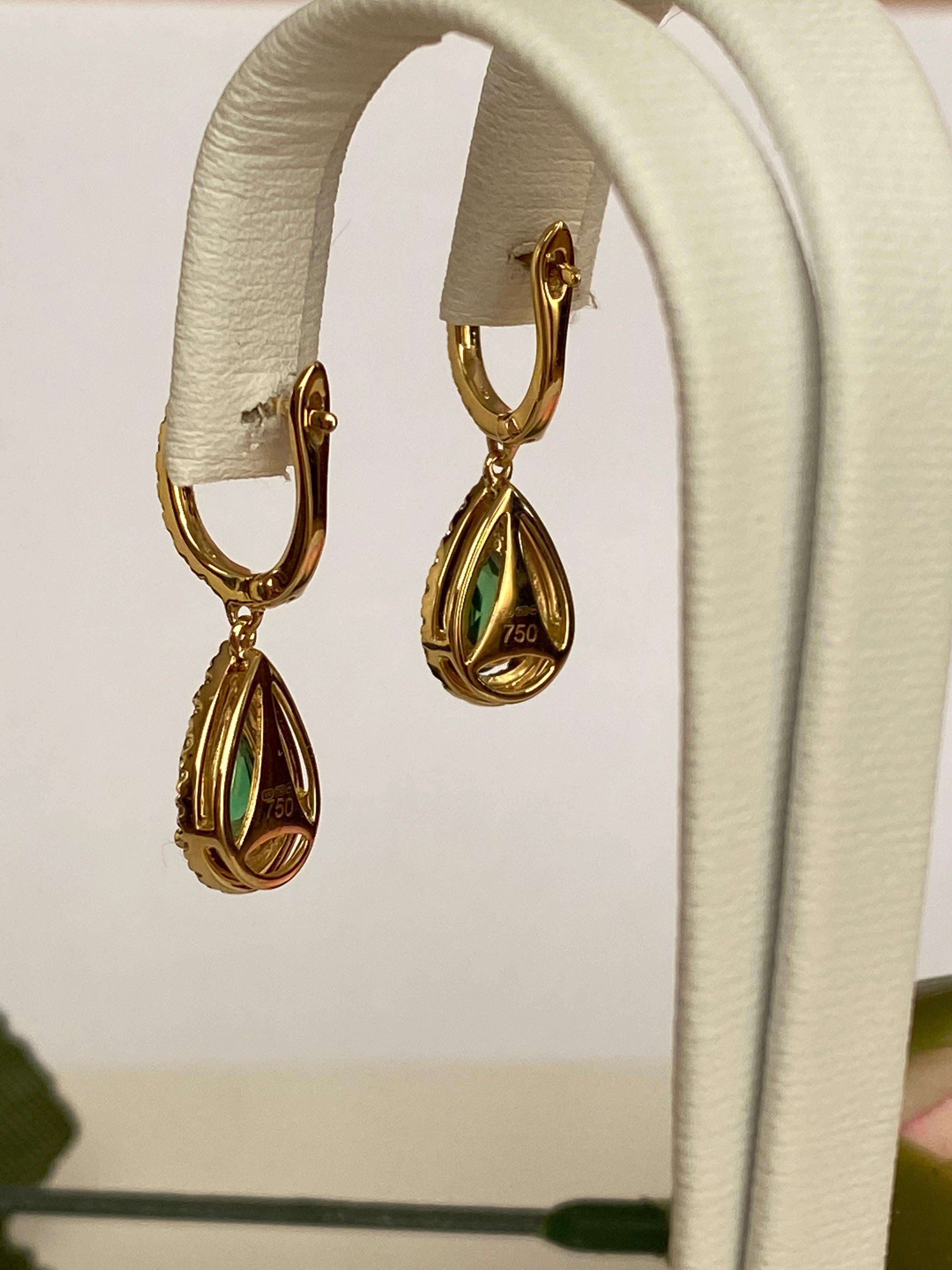 ALGT Cerified Vivid Green Tsavorite Diamond  Drop Earrings in 18K Yellow Gold For Sale 4