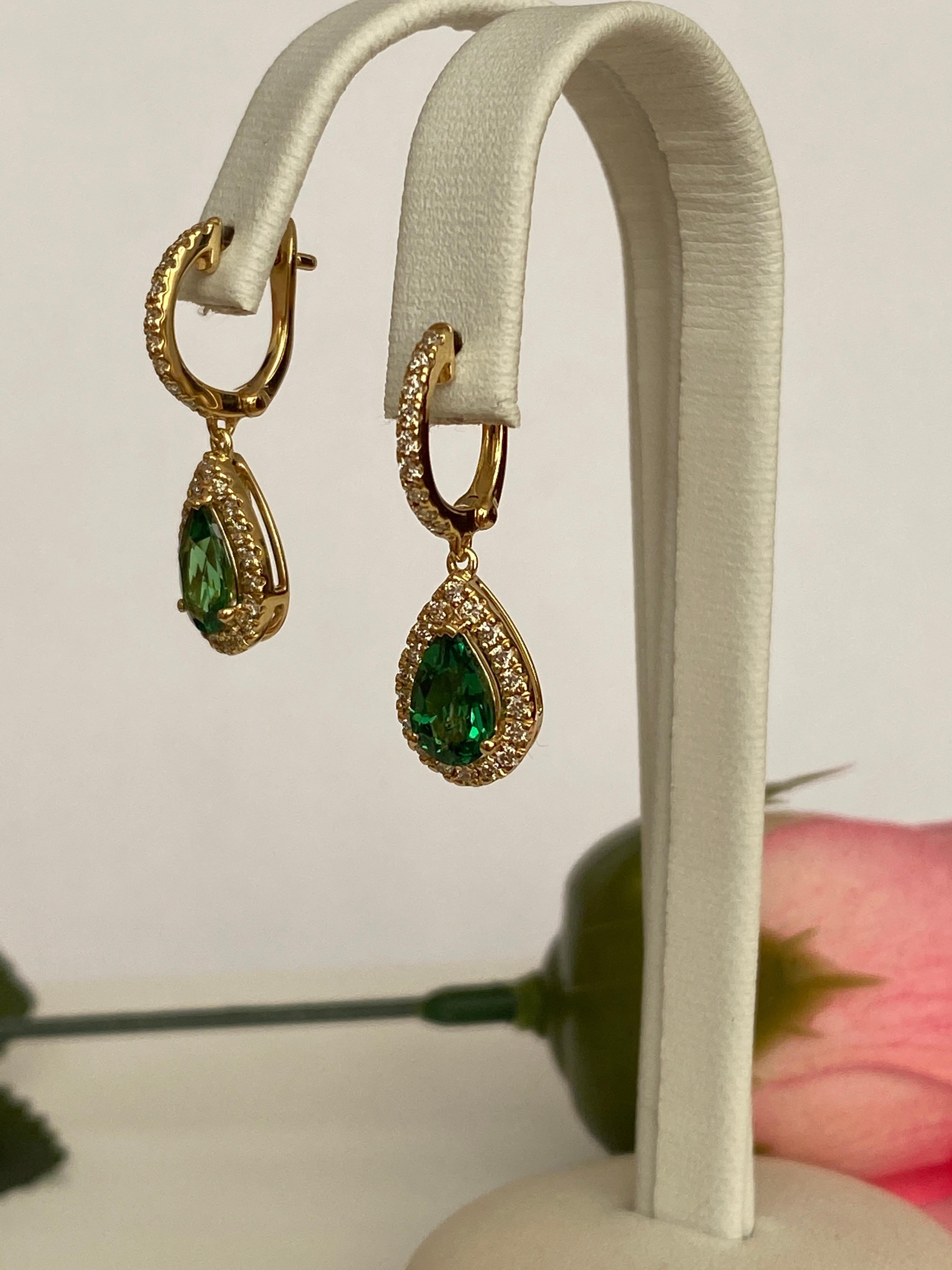 ALGT Cerified Vivid Green Tsavorite Diamond  Drop Earrings in 18K Yellow Gold For Sale 1