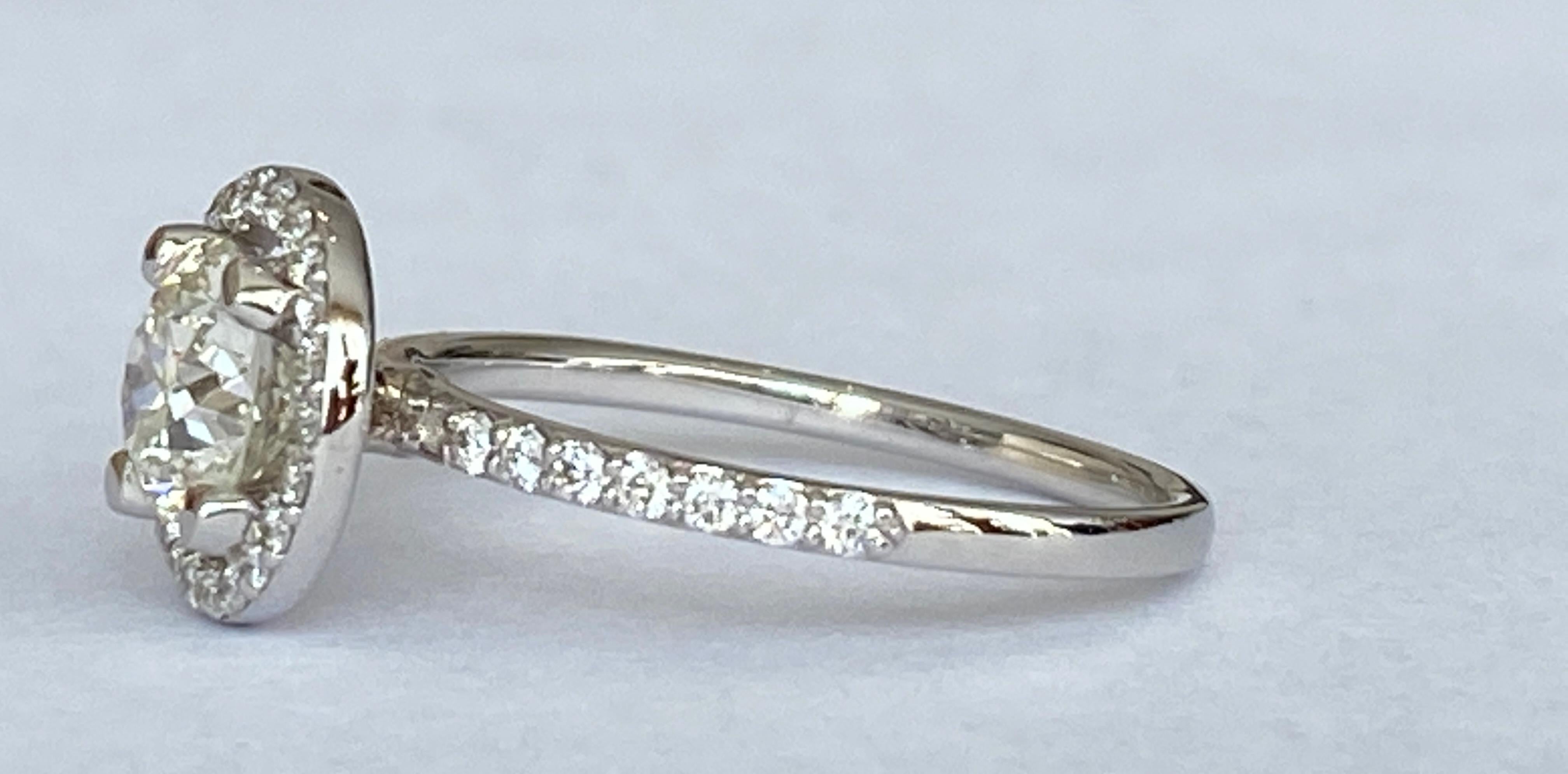 Women's or Men's ALGT Certificied 1.36 Carat Diamond Engagement Ring For Sale