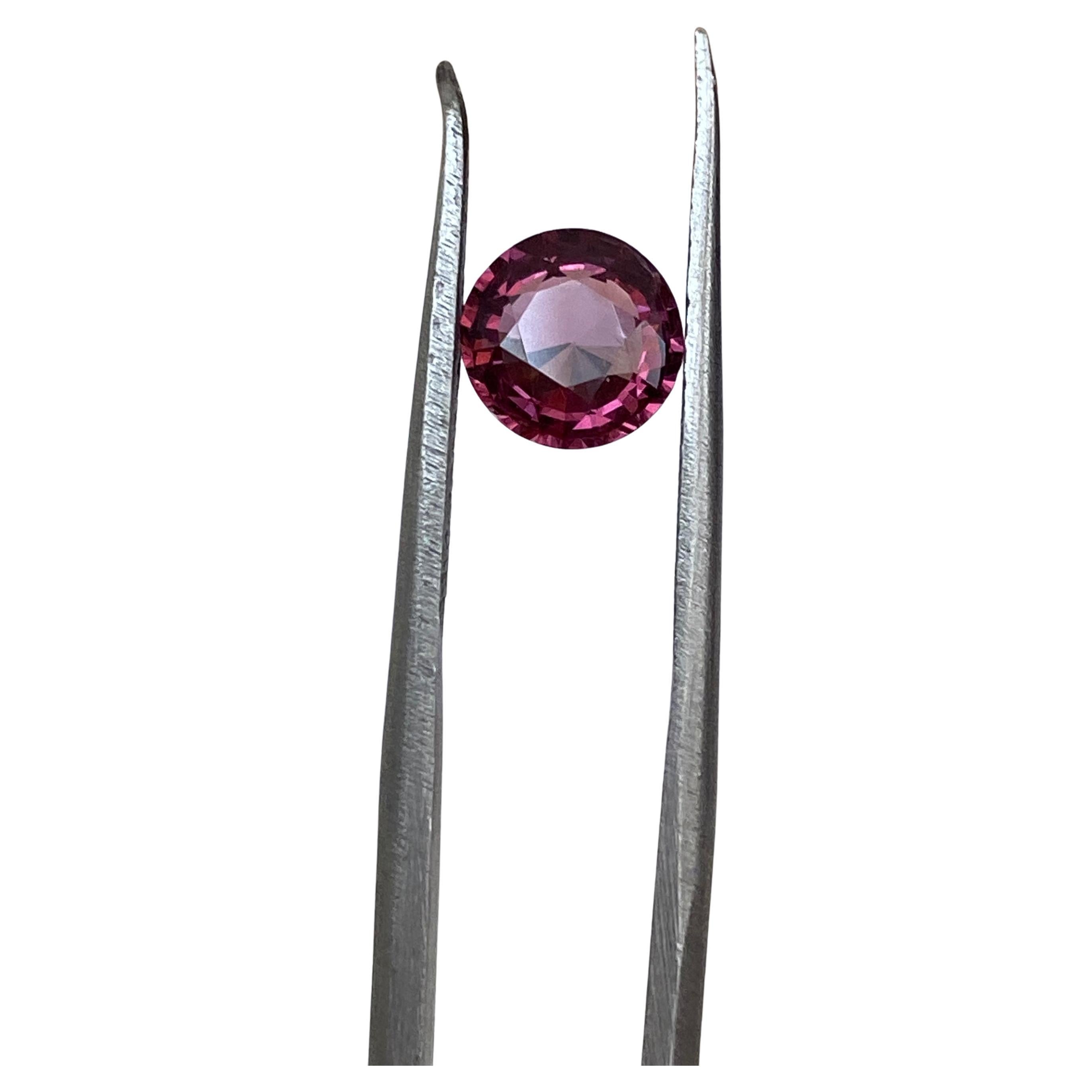 In offerta un bellissimo spinello rosa intenso/vivido da 1,14 carati. È disponibile il certificato ALGT. 

Peso: 1,14 carati
Forma: rotonda mista
Dimensioni della gemma: 6,71 x 6,78 x 3,28 mm
Colore: rosa intenso/vivido
Trattamento: Non