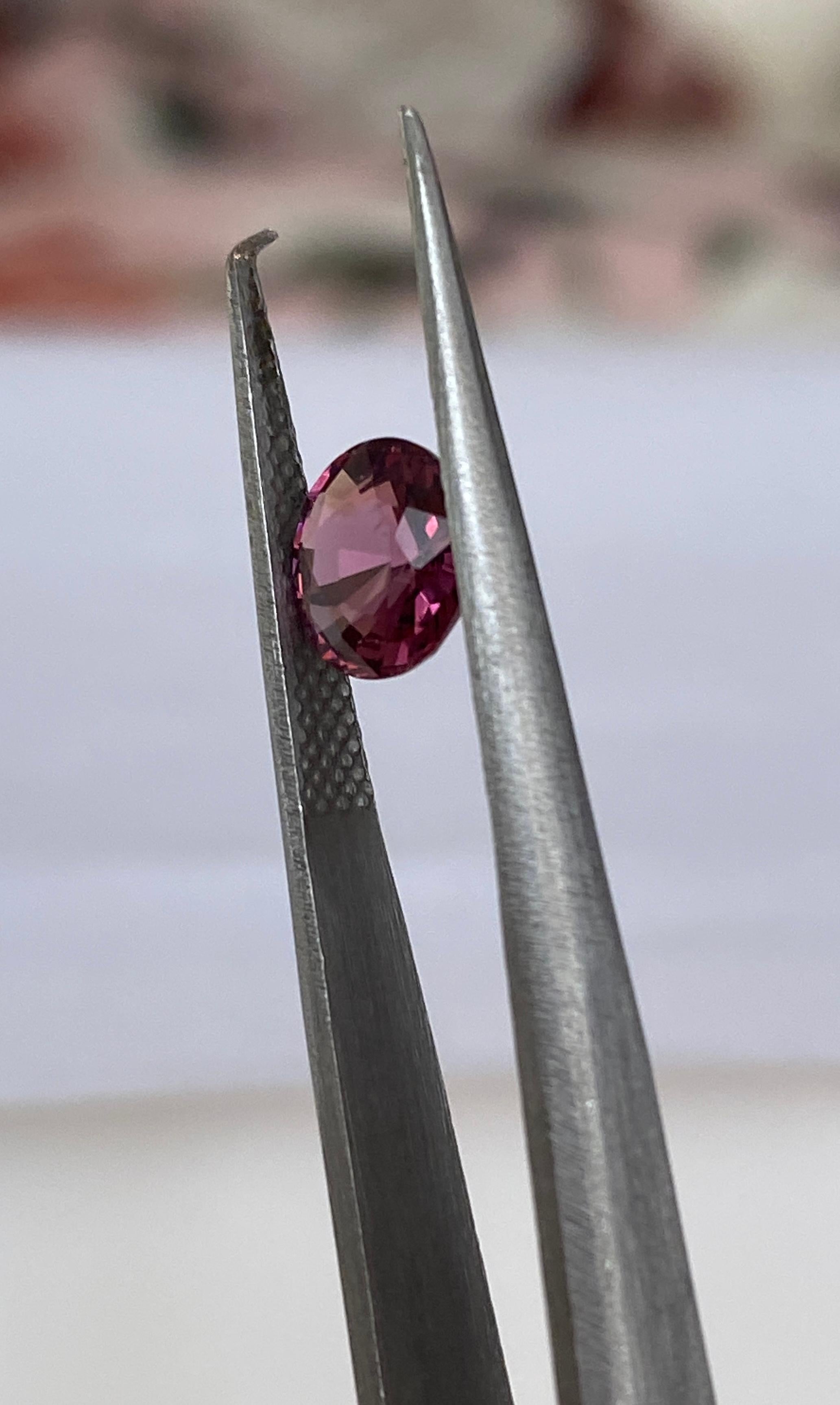 Certificato ALGT 1,14 carati taglio misto ovale Spinello rosa intenso/vivido in vendita 1