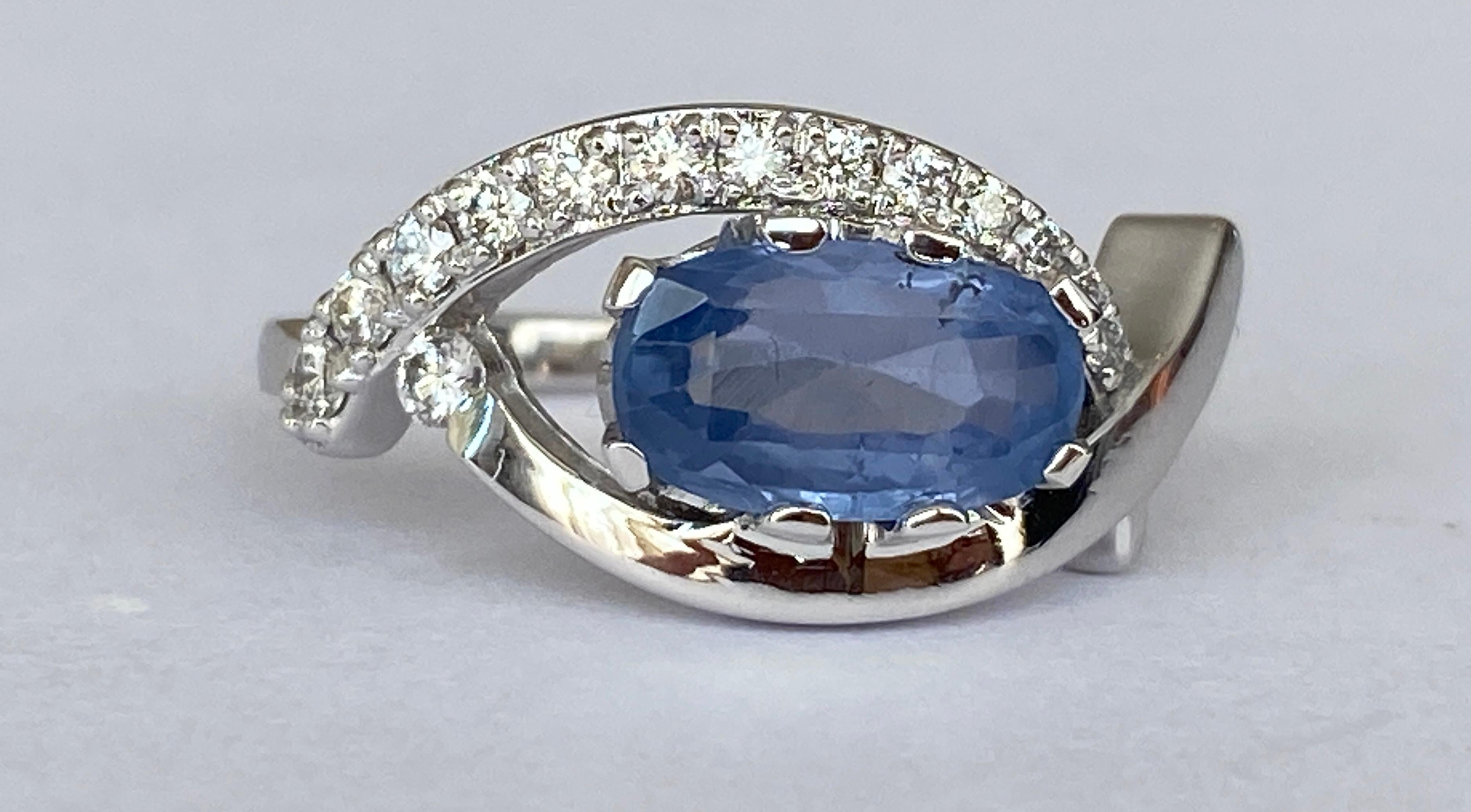 Contemporary ALGT Certified 1.85 carat Ceylon Sapphire Diamond White Gold  Ring For Sale
