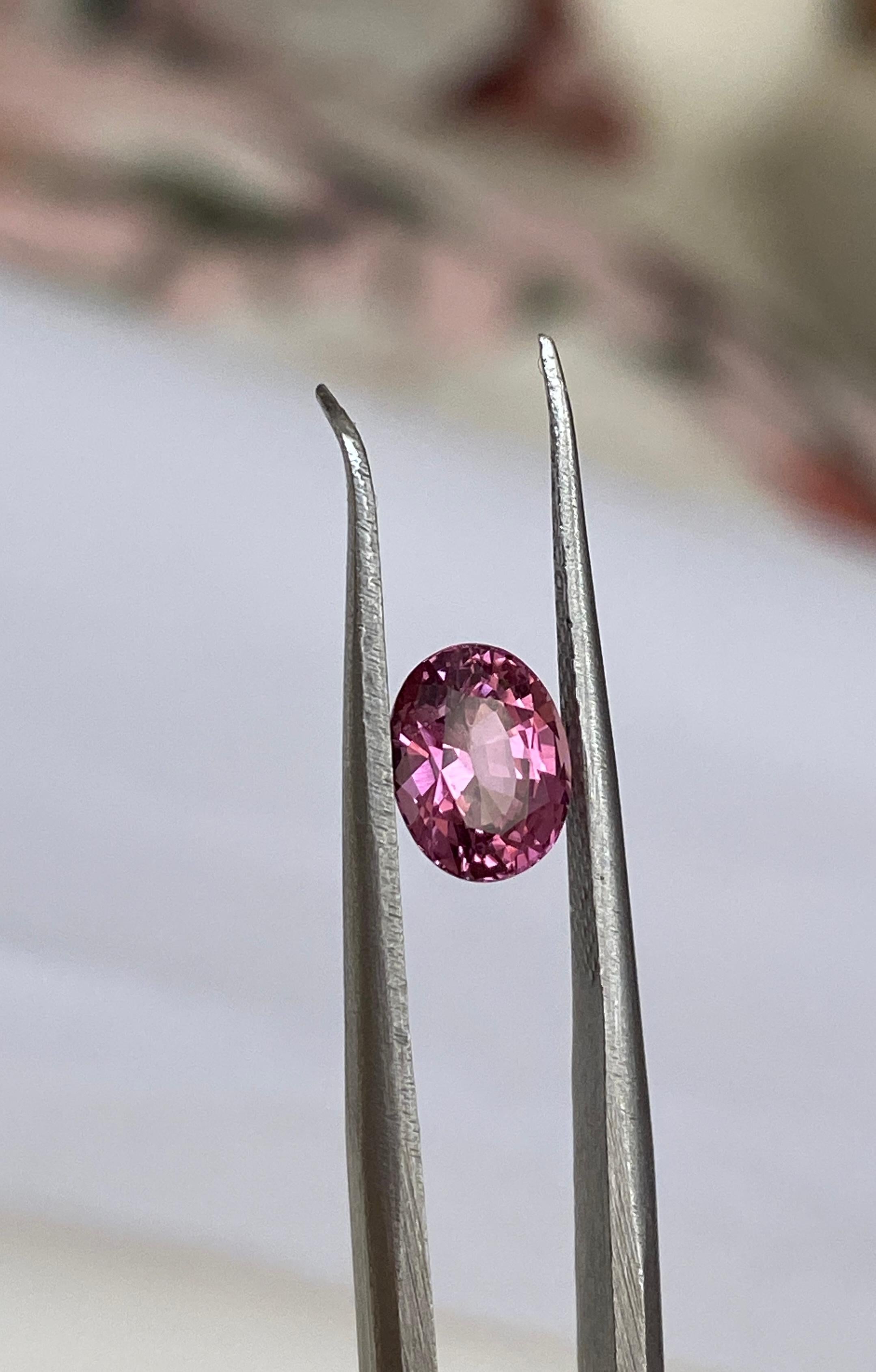 Spinello rosa intenso/vivido ovale taglio misto certificato ALGT da 1,24 carati in vendita 3