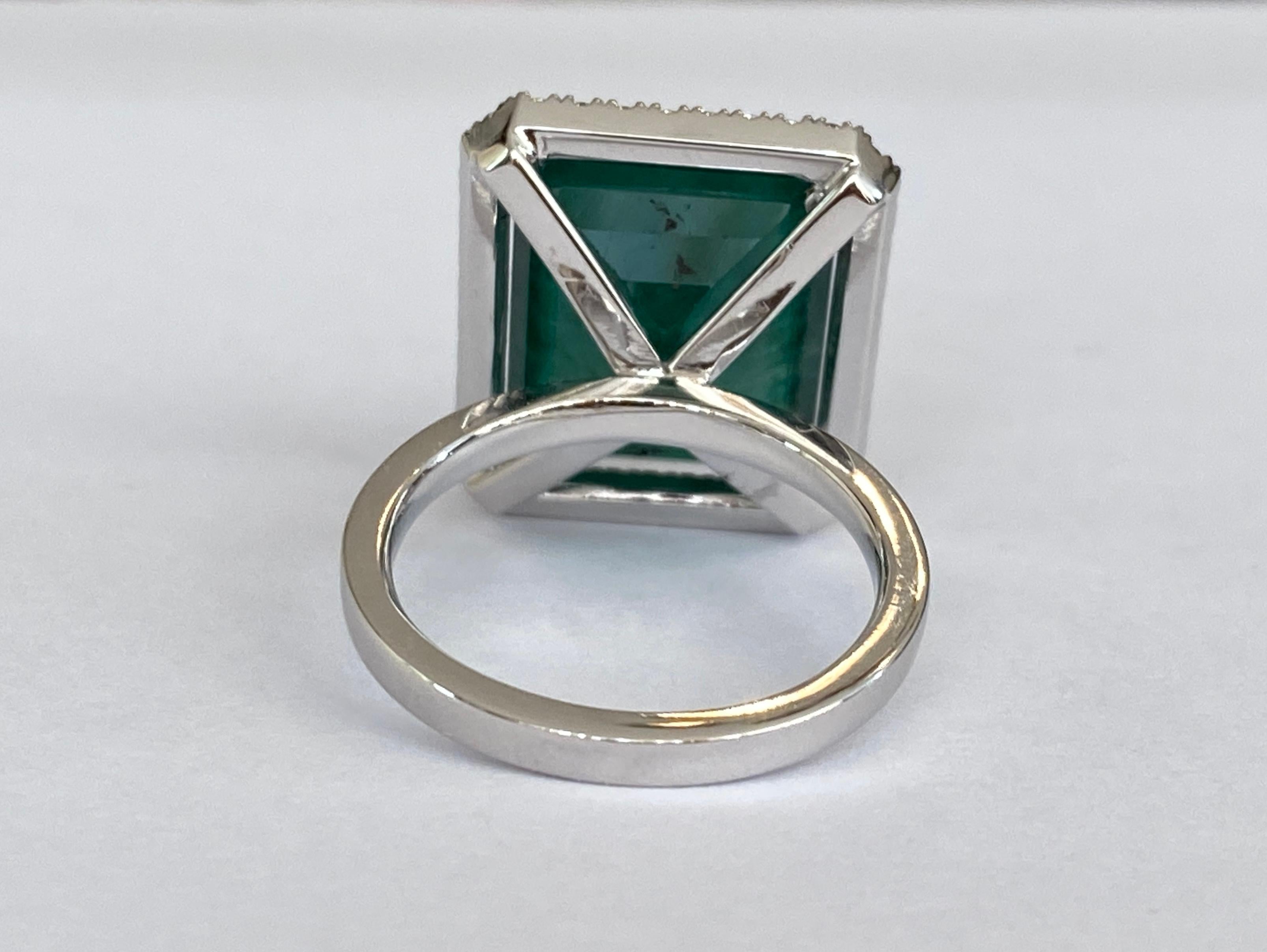ALGT Certified 12.64 carat Emerald Diamond Cocktail White gold Ring For Sale 4
