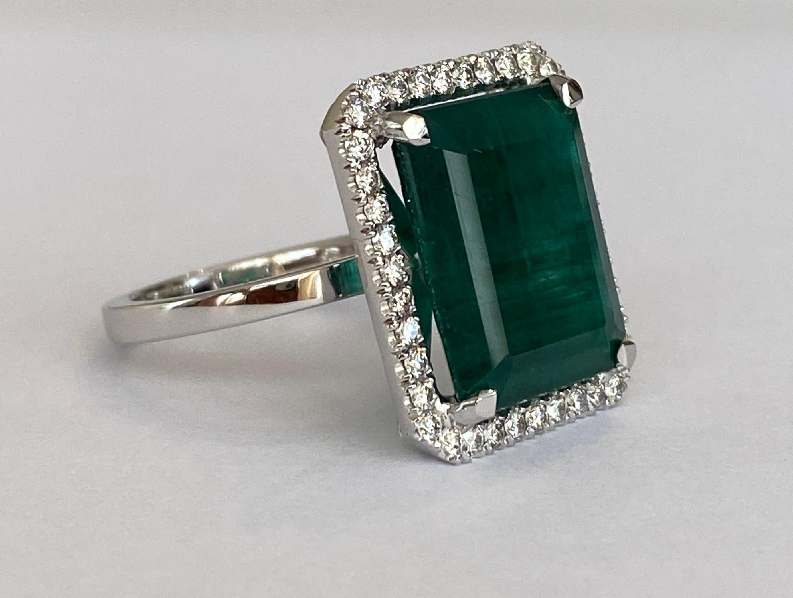 Contemporary ALGT Certified 12.64 carat Emerald Diamond Cocktail White gold Ring For Sale