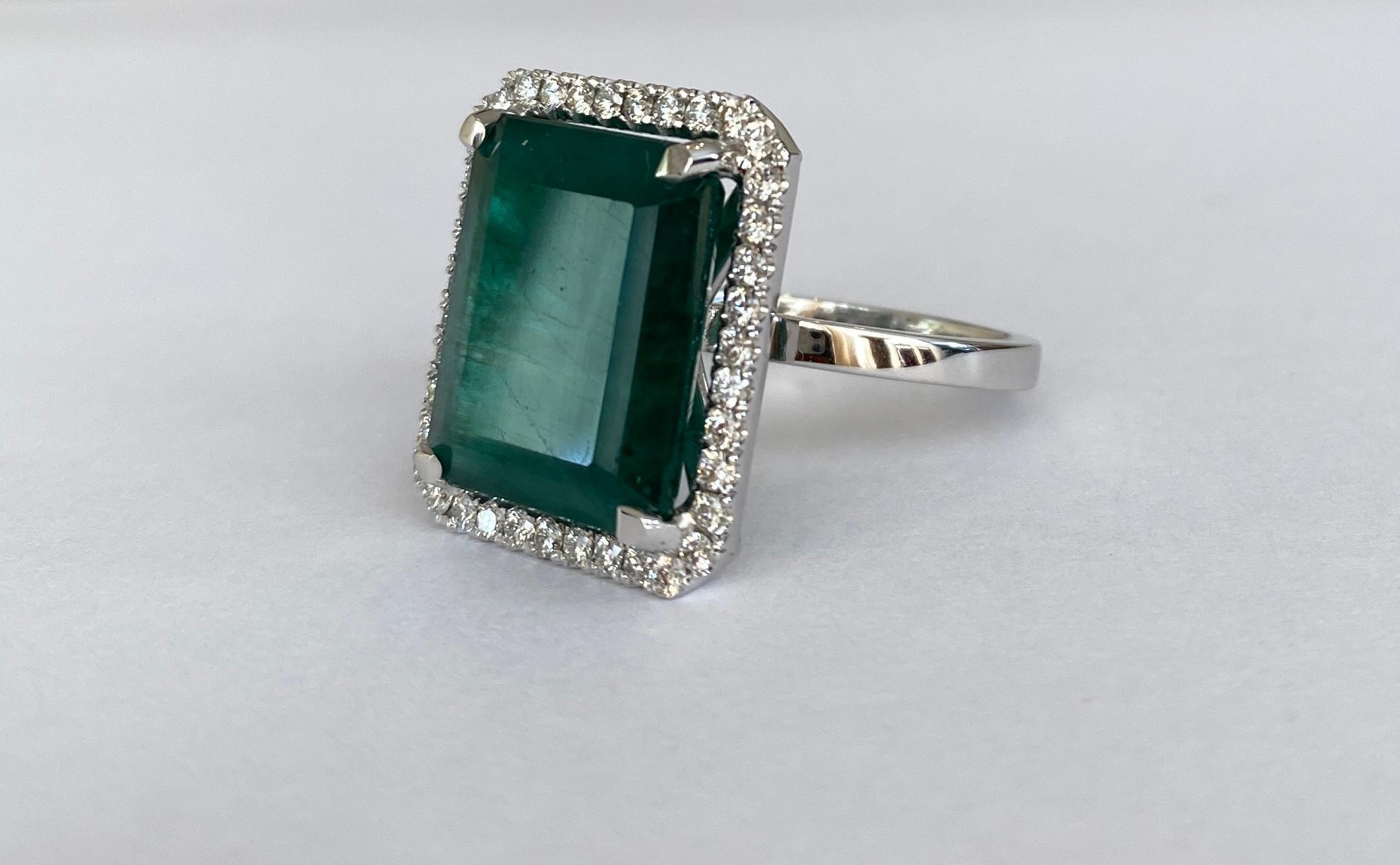ALGT Certified 12.64 carat Emerald Diamond Cocktail White gold Ring For Sale 2
