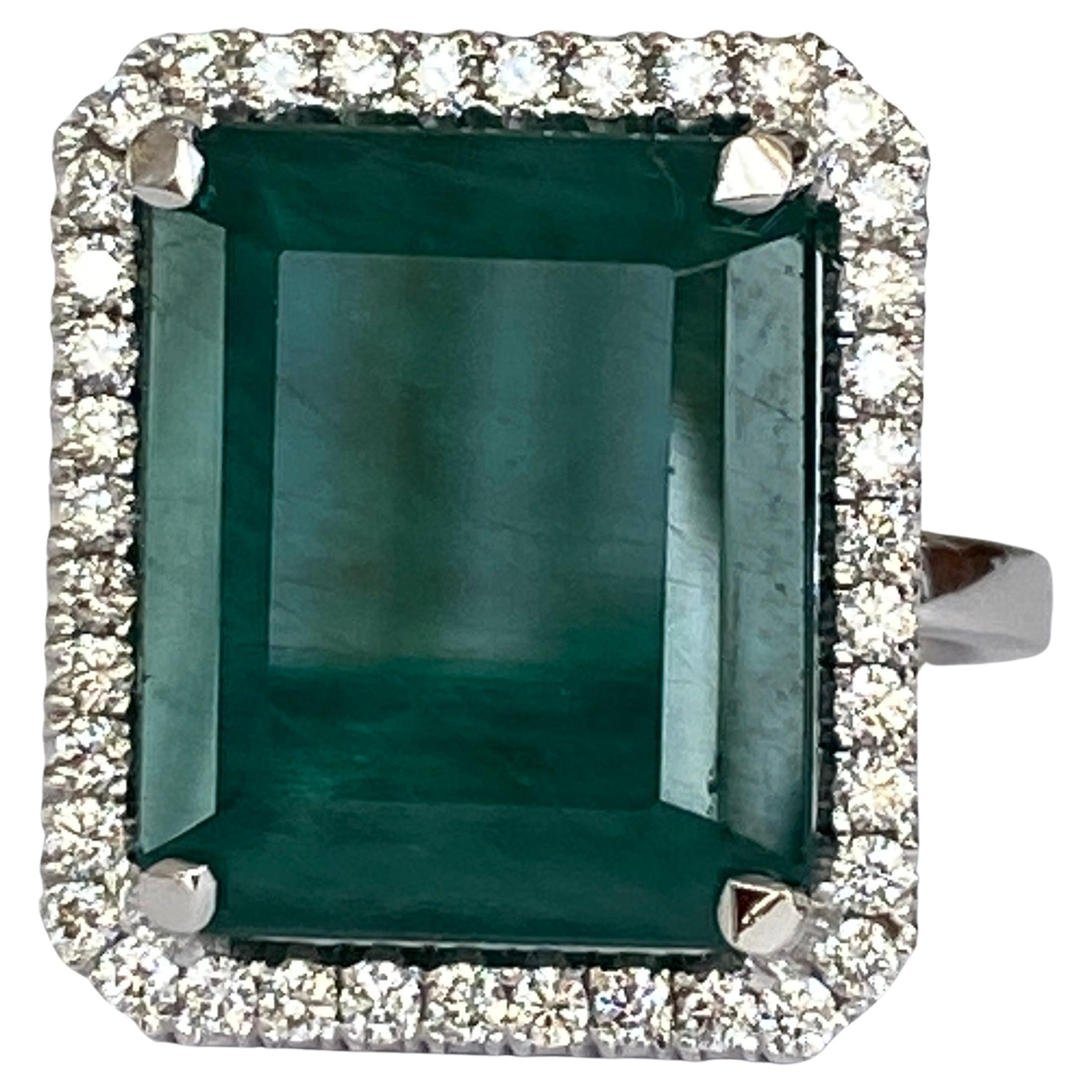 ALGT Certified 12.64 carat Emerald Diamond Cocktail White gold Ring