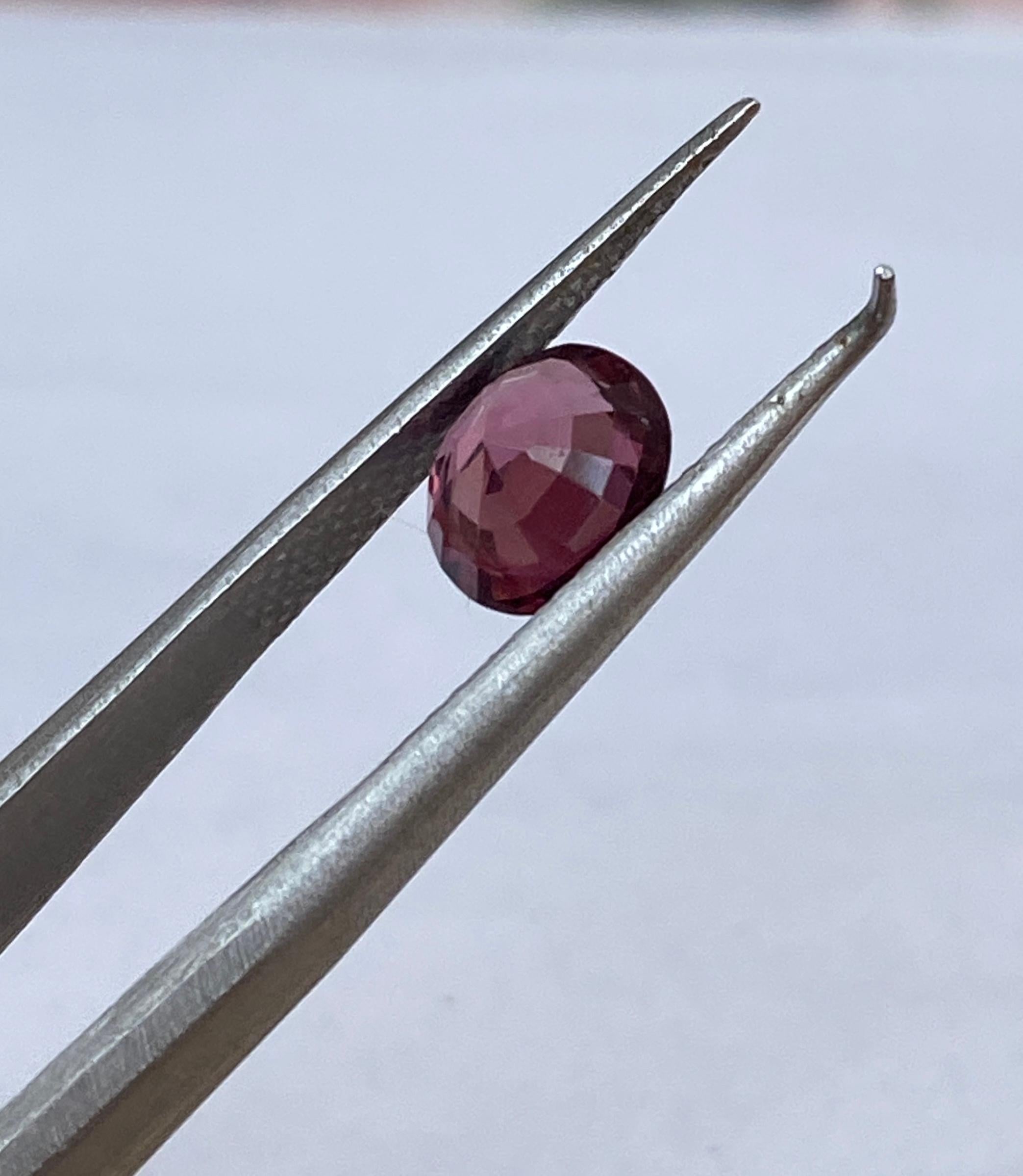 Taglio ovale Certificato ALGT 1,43 carati di Spinello ovale taglio misto rosa intenso in vendita