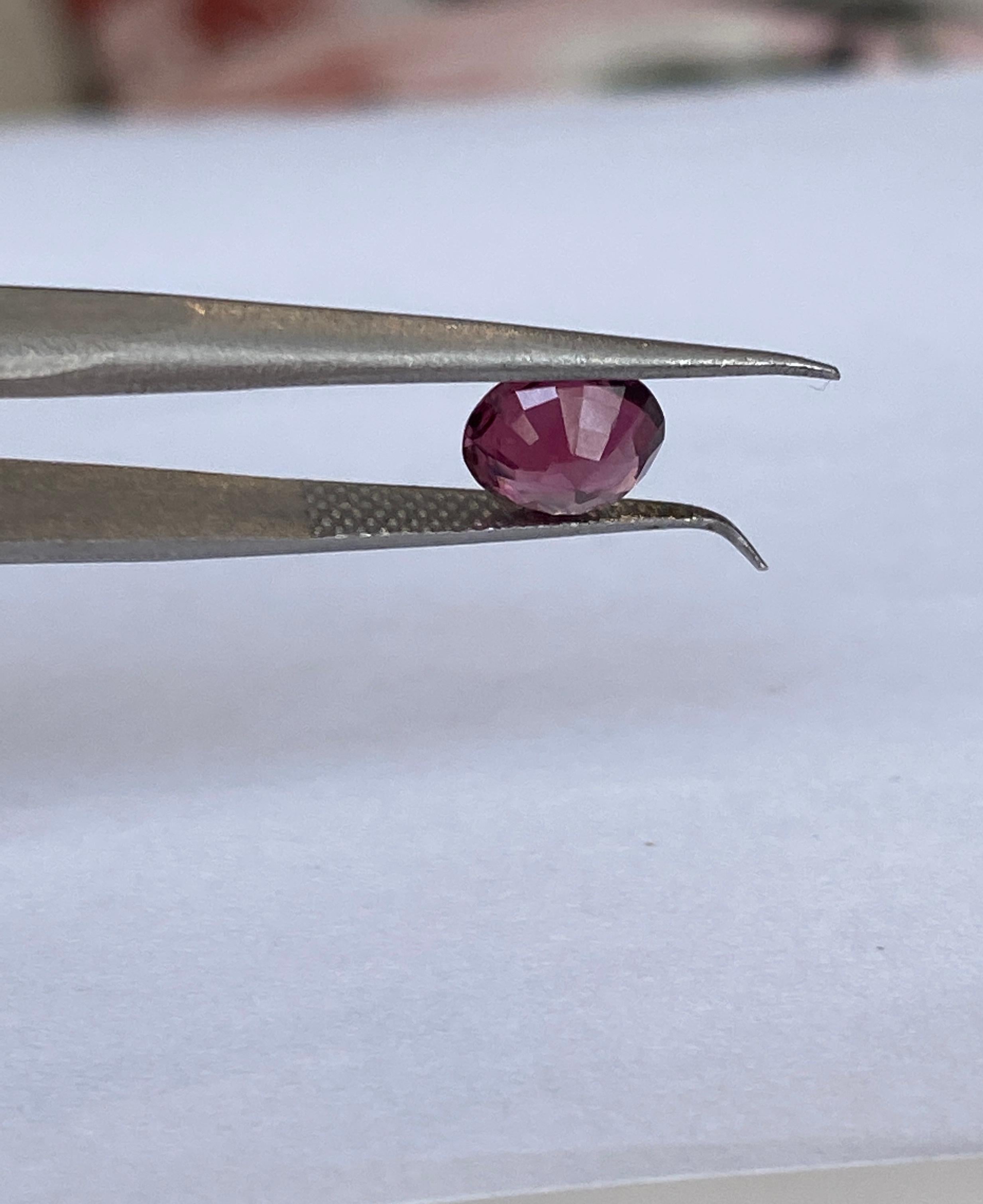 da uomo o donna Certificato ALGT 1,43 carati di Spinello ovale taglio misto rosa intenso in vendita