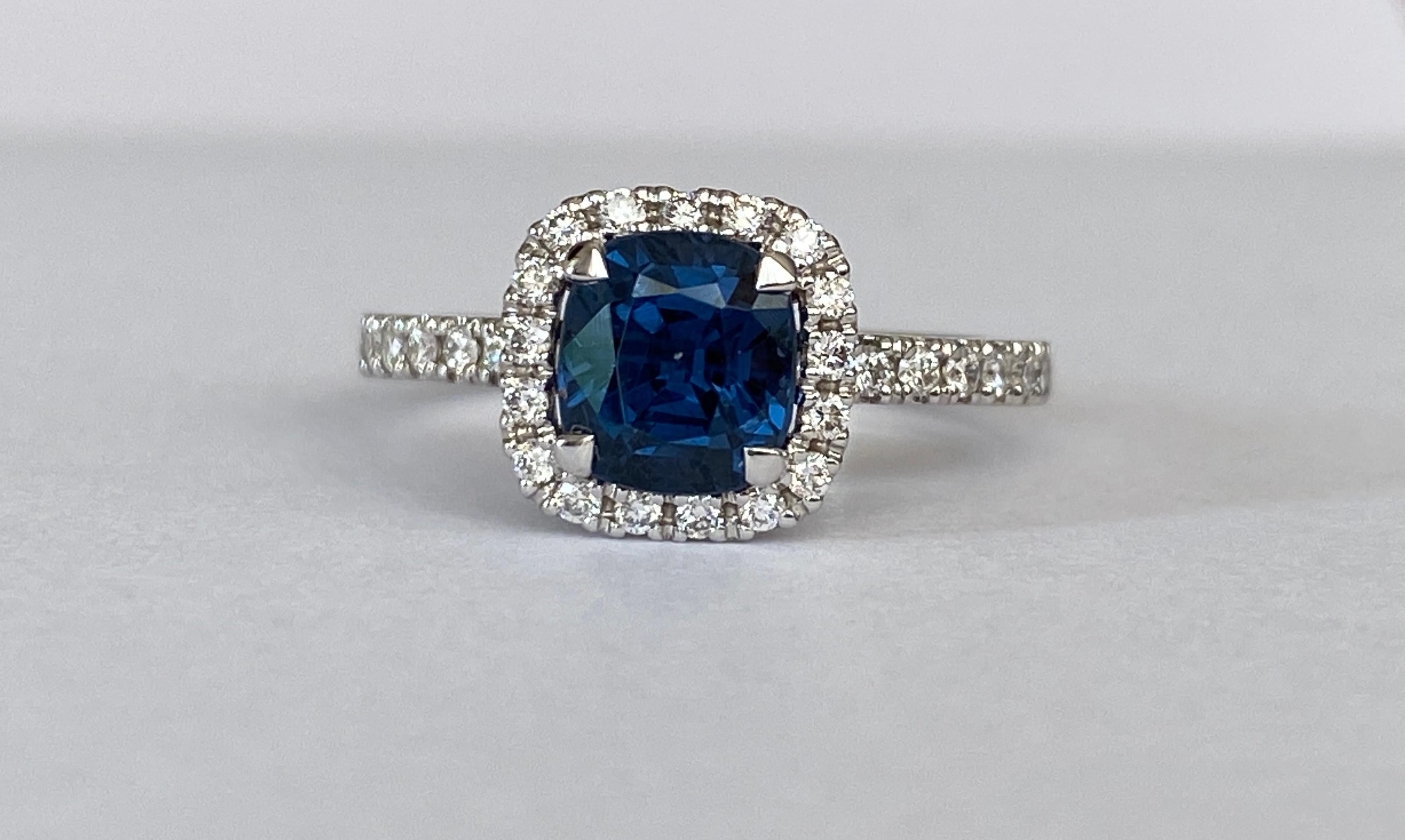 Anello in oro 18 kt certificato ALGT con 1,54 ct di spinello naturale e diamanti in vendita 1