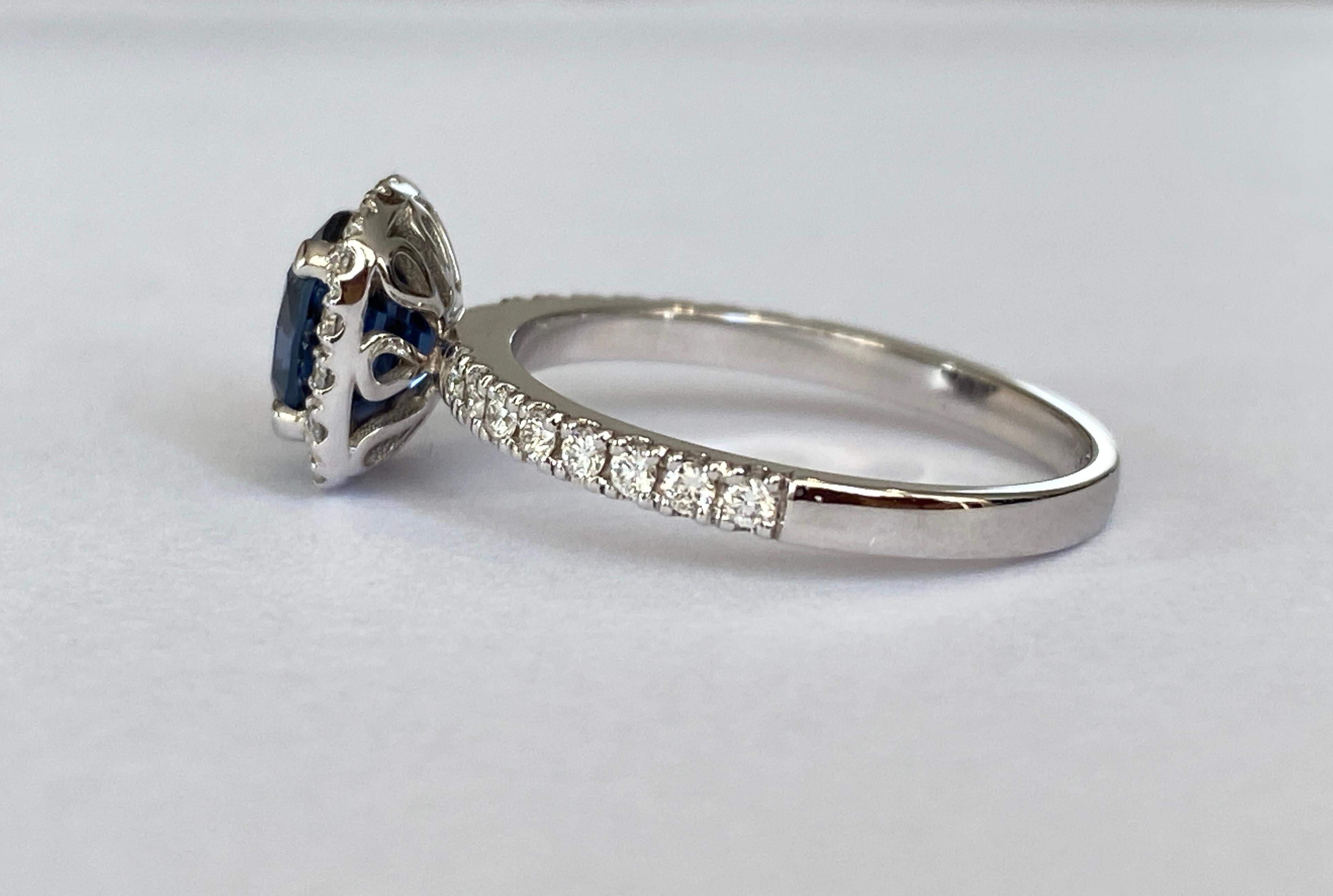 Anello in oro 18 kt certificato ALGT con 1,54 ct di spinello naturale e diamanti in vendita 3