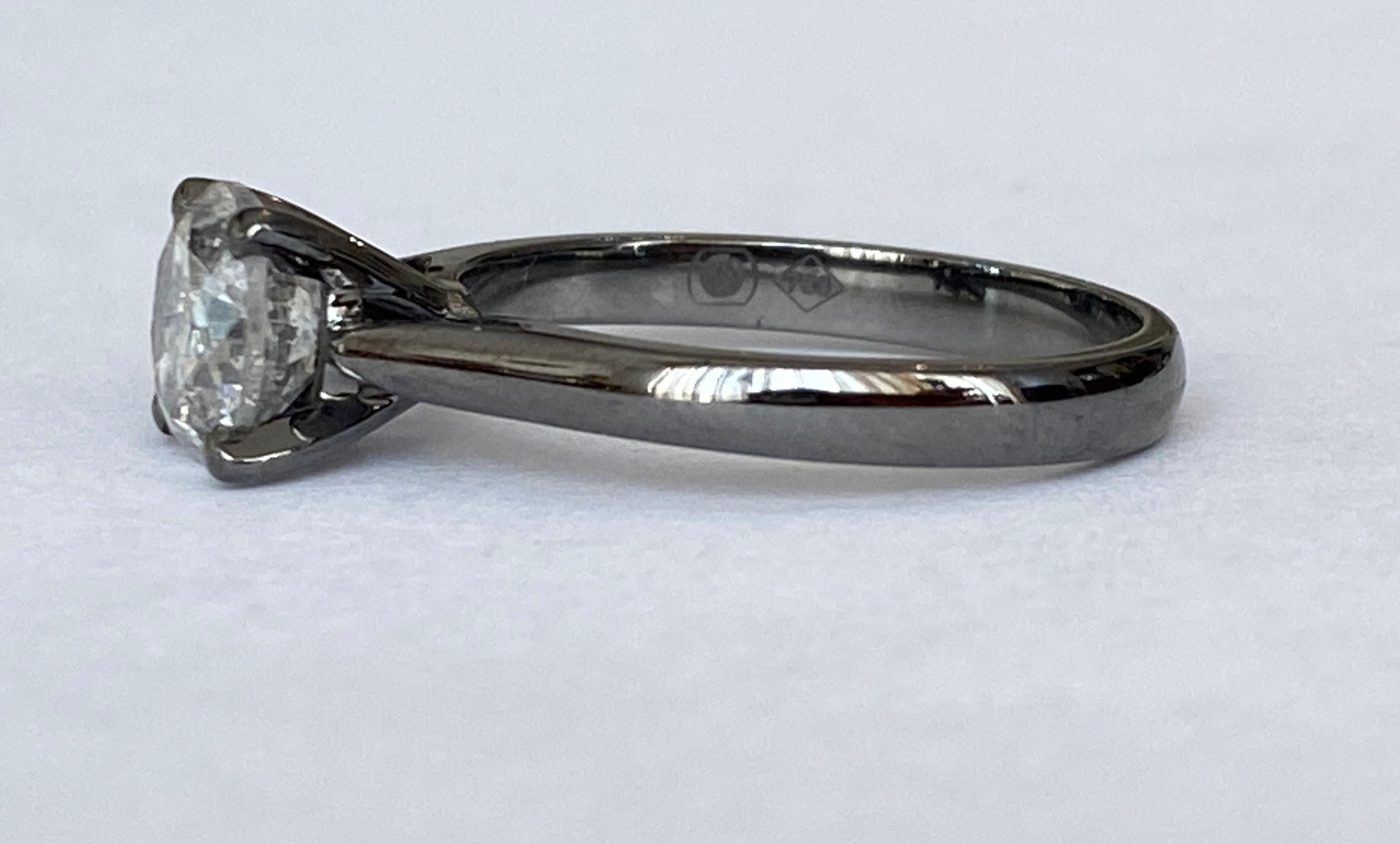 Anello solitario con diamante sale e pepe certificato ALGT da 1,65 carati a taglio brillante In condizioni Nuovo in vendita a AMSTERDAM, NL