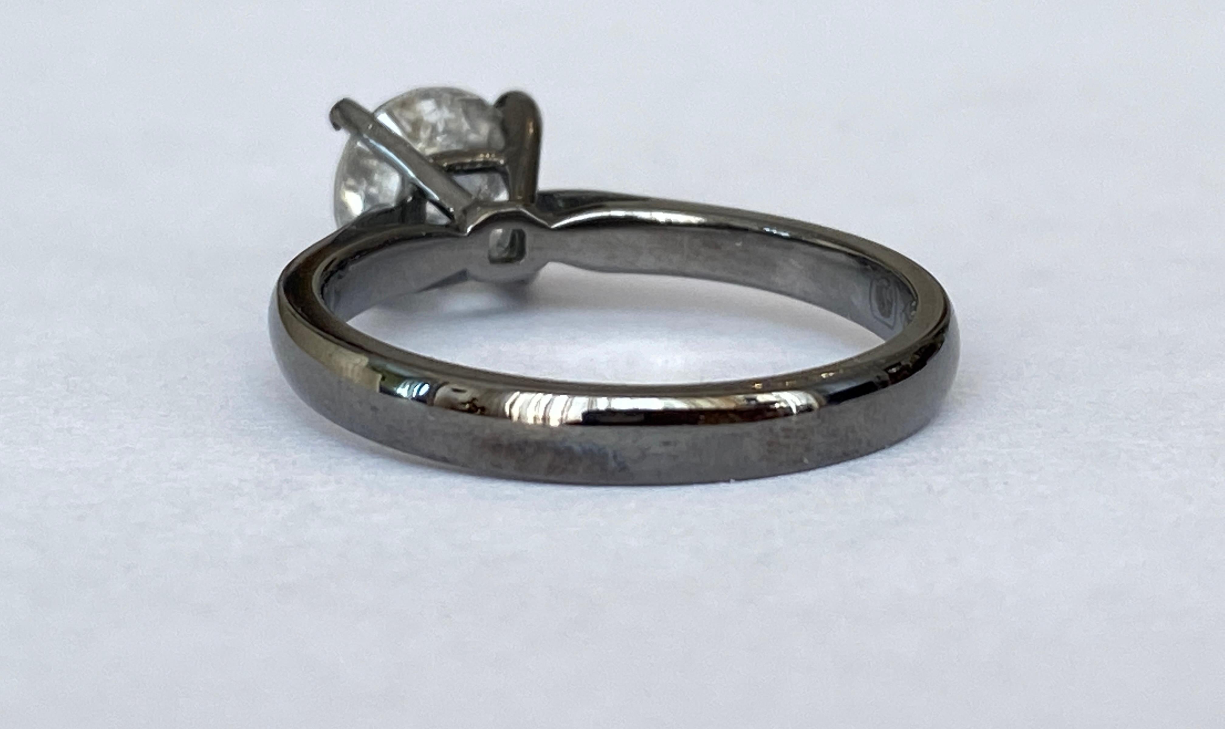 Anello solitario con diamante sale e pepe certificato ALGT da 1,65 carati a taglio brillante in vendita 2