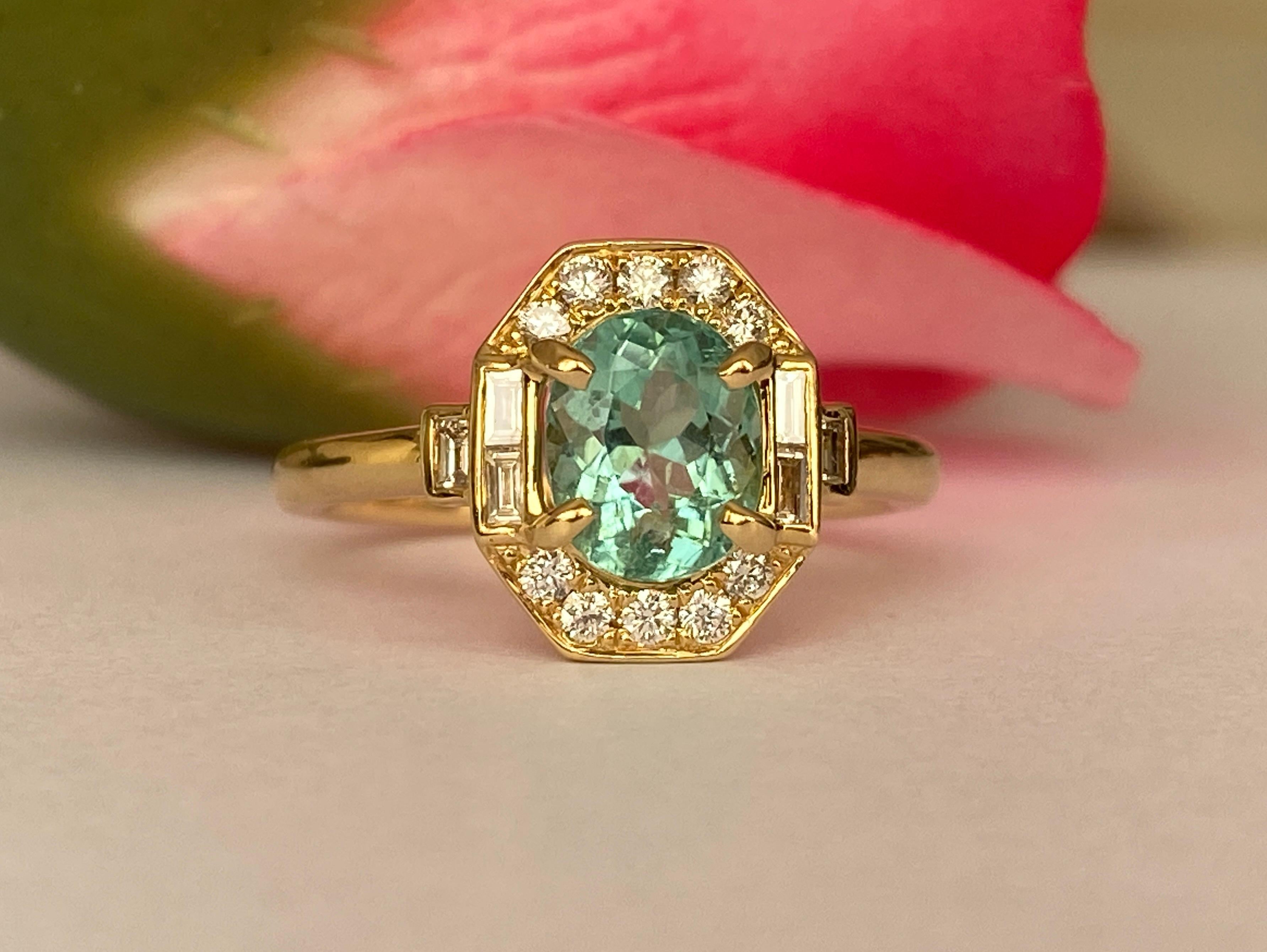 Taille ovale Diamant tourmaline Paraiba certifié ALGT de 1,67 carat  Bague en or jaune 18 kt en vente