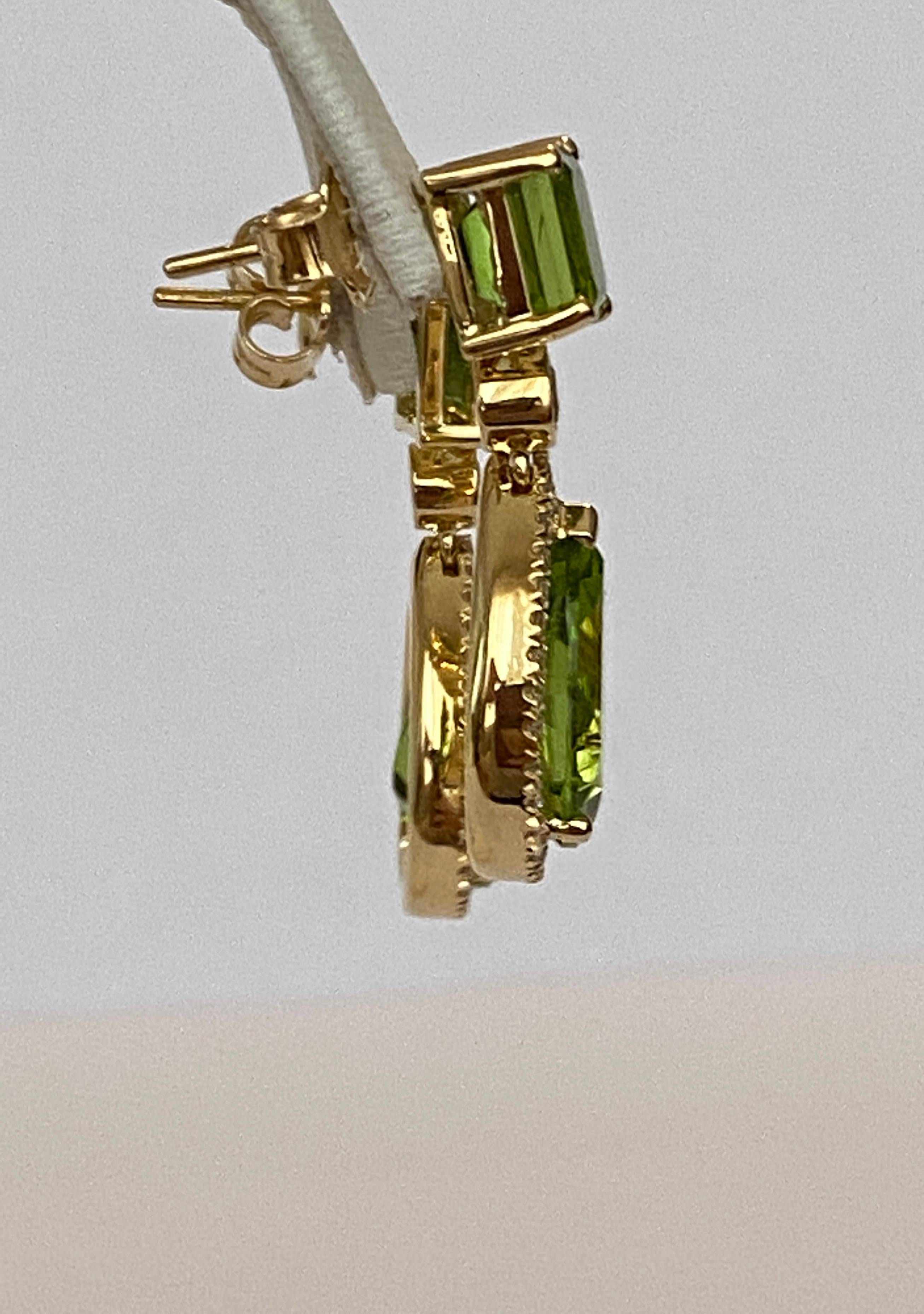 ALGT certified 18 kt gold Peridot Earrings with Diamonds For Sale 1